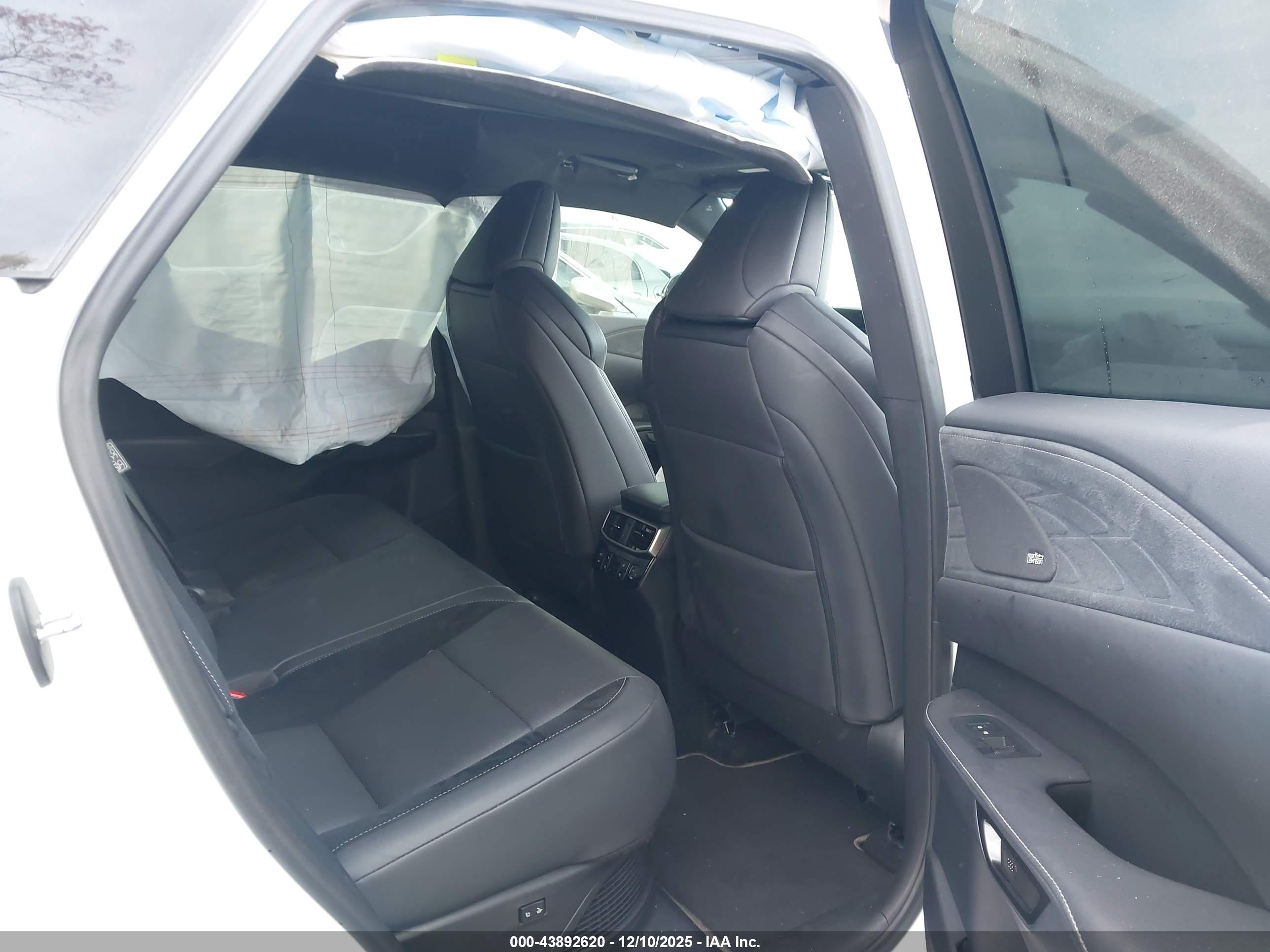 LEXUS RX image 8