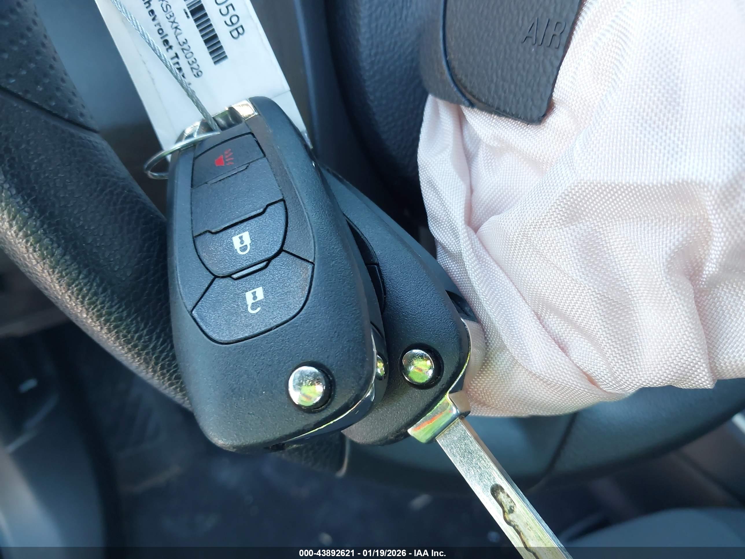 CHEVROLET TRAX image 11