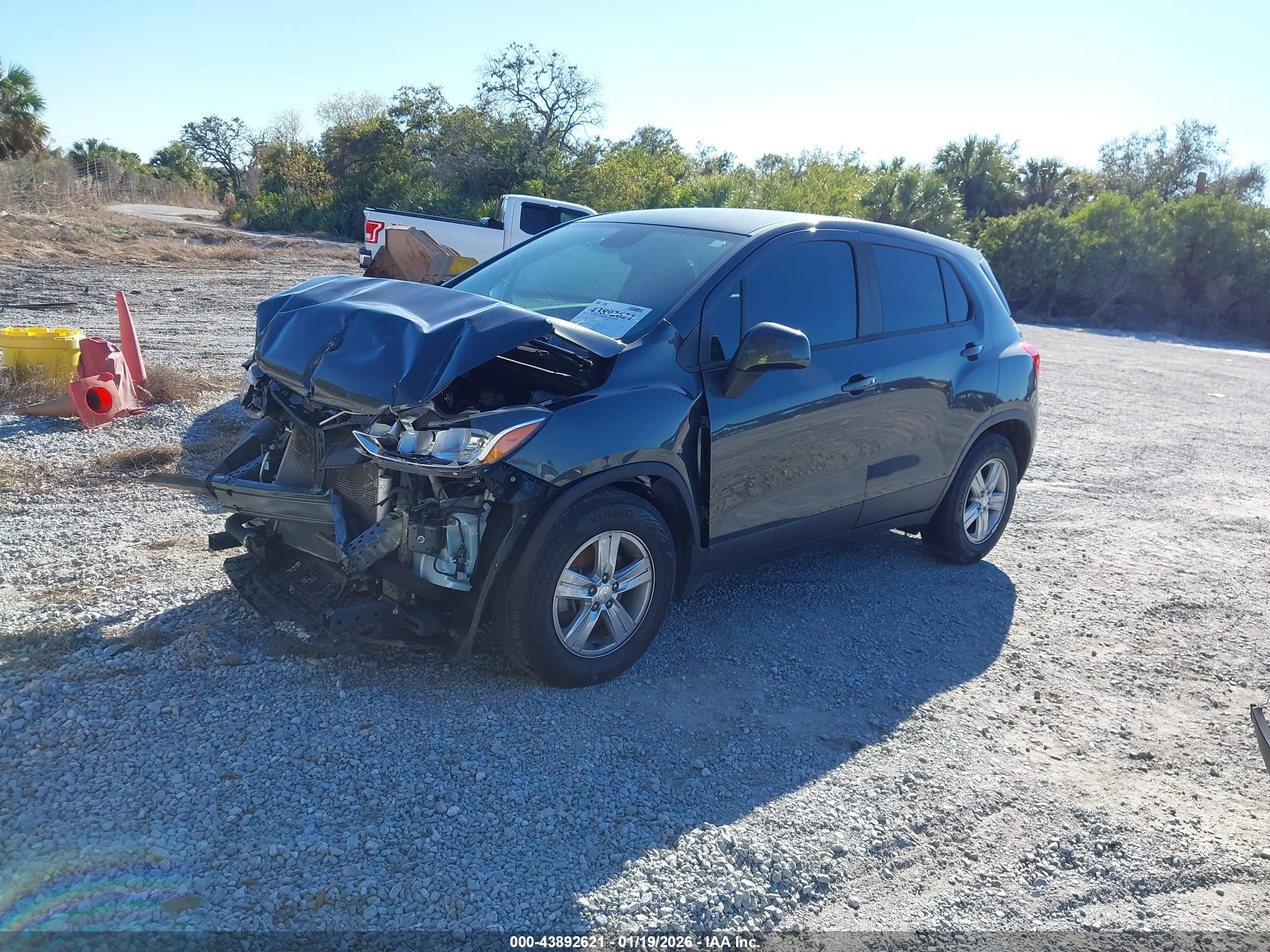 CHEVROLET TRAX image 2