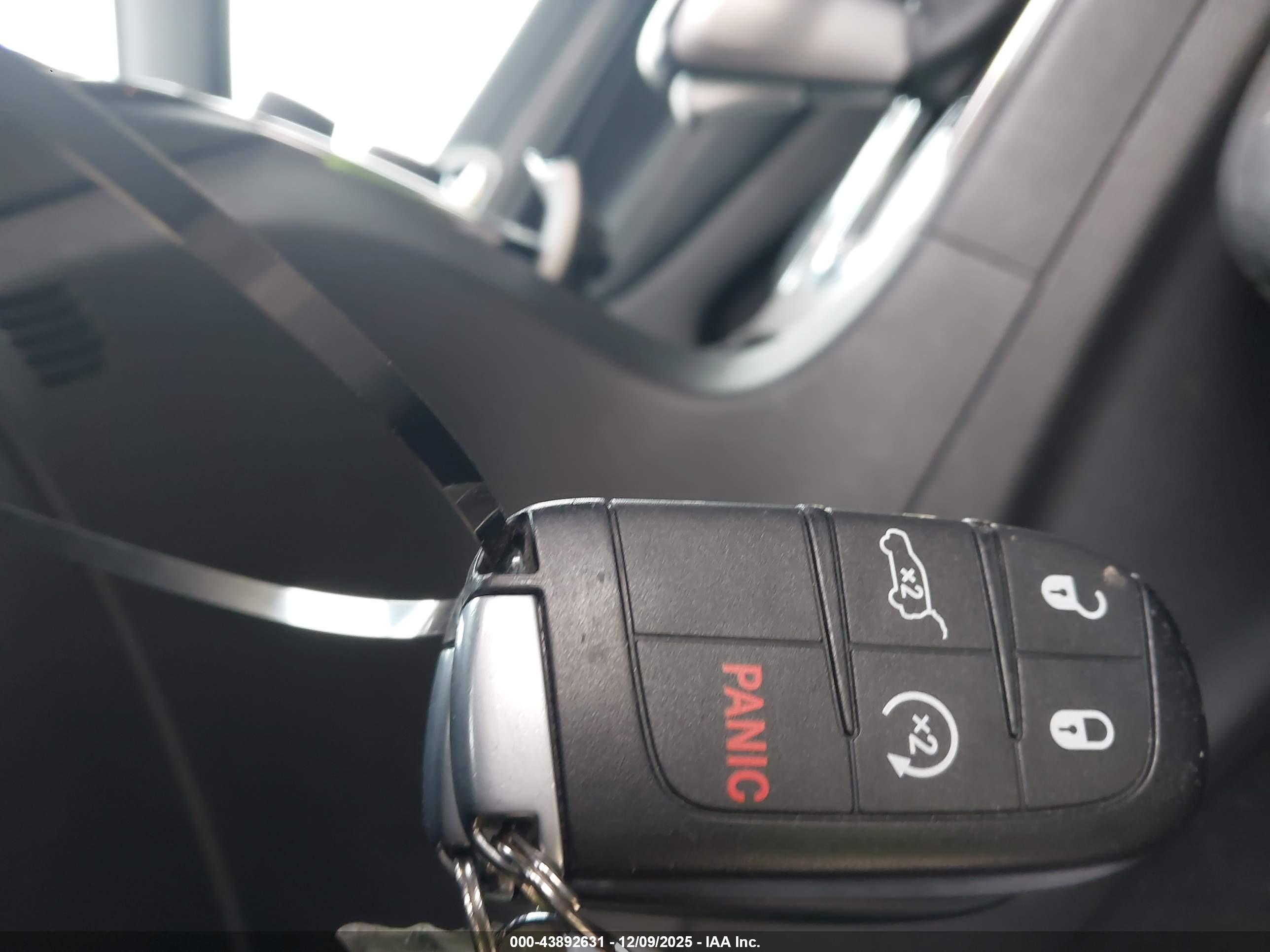 JEEP GRAND image 11