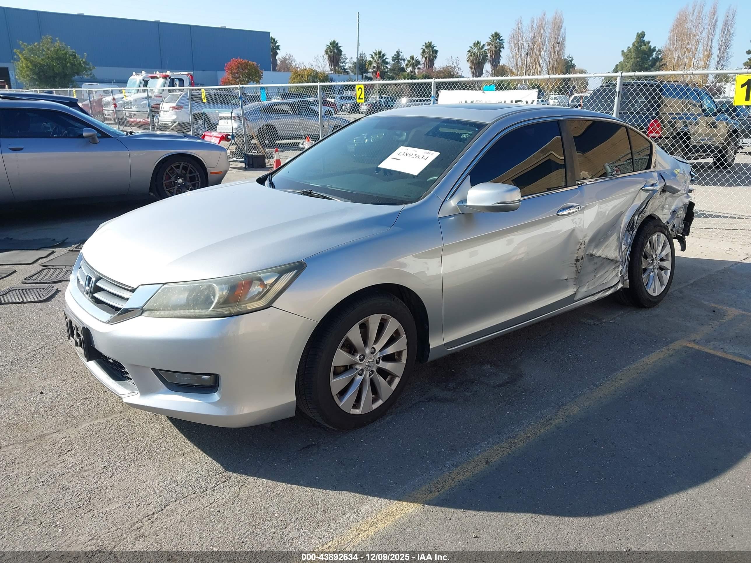 HONDA ACCORD image 2
