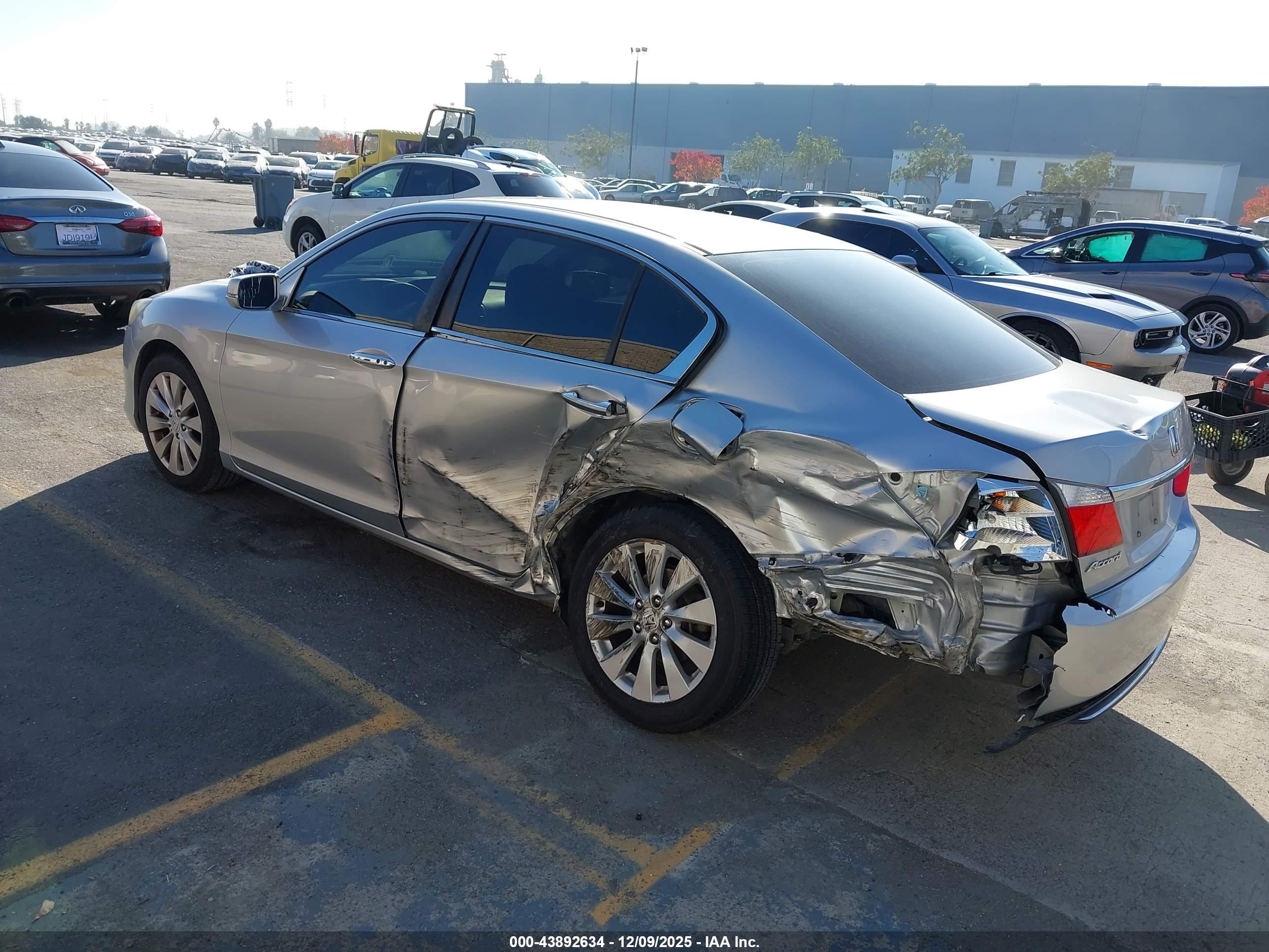 HONDA ACCORD image 3