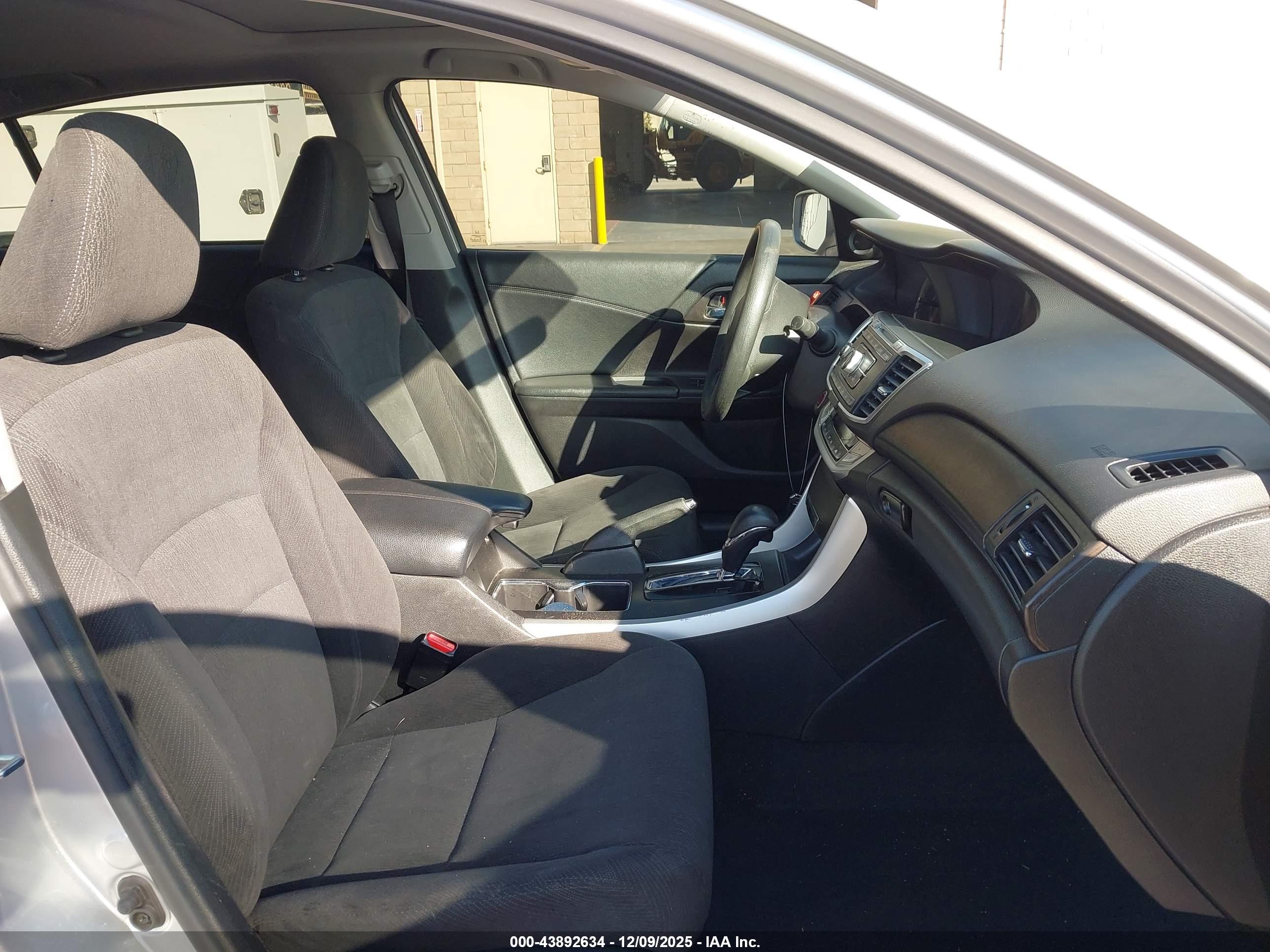HONDA ACCORD image 5