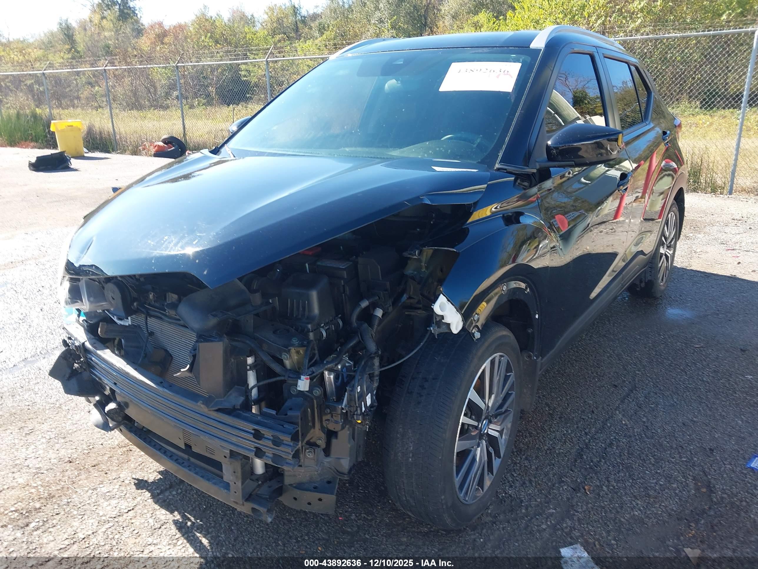 NISSAN KICKS image 2