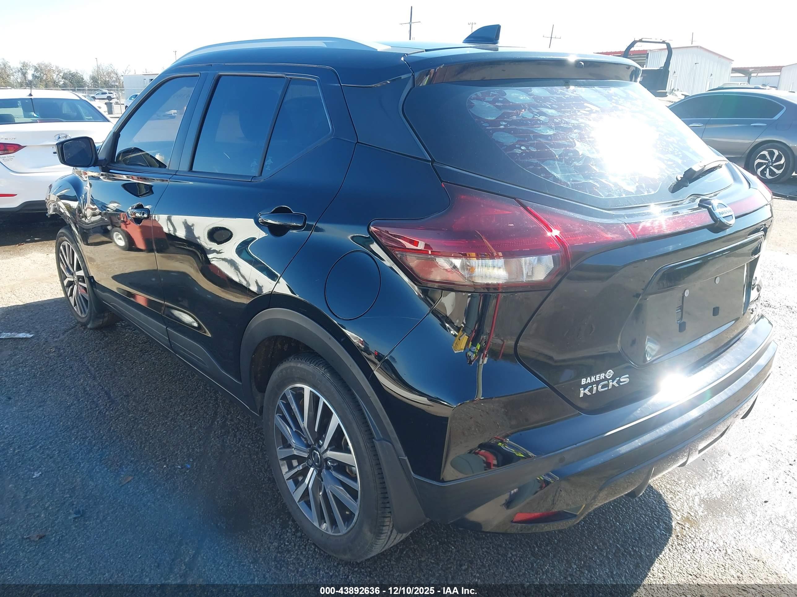 NISSAN KICKS image 3