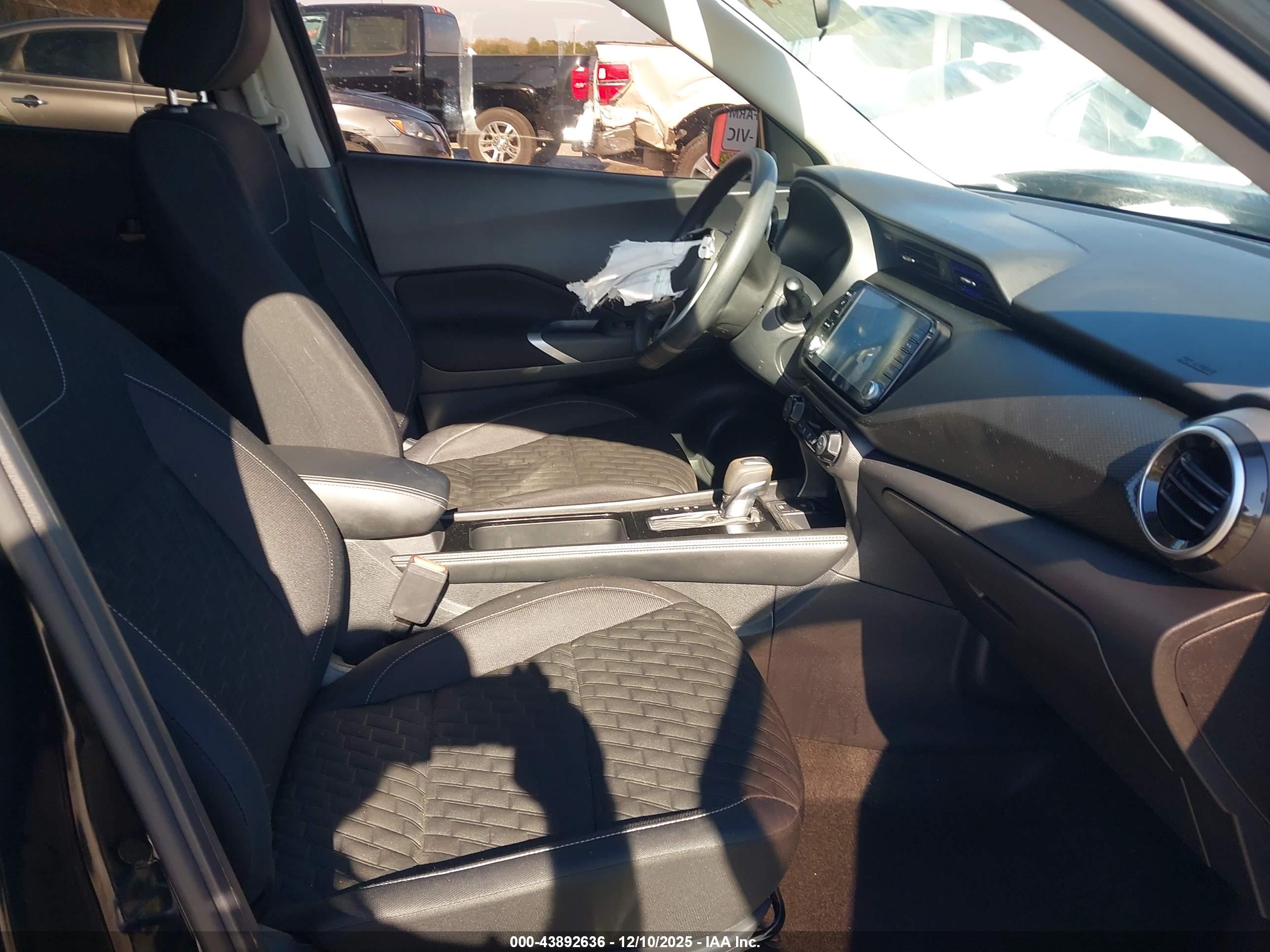 NISSAN KICKS image 5
