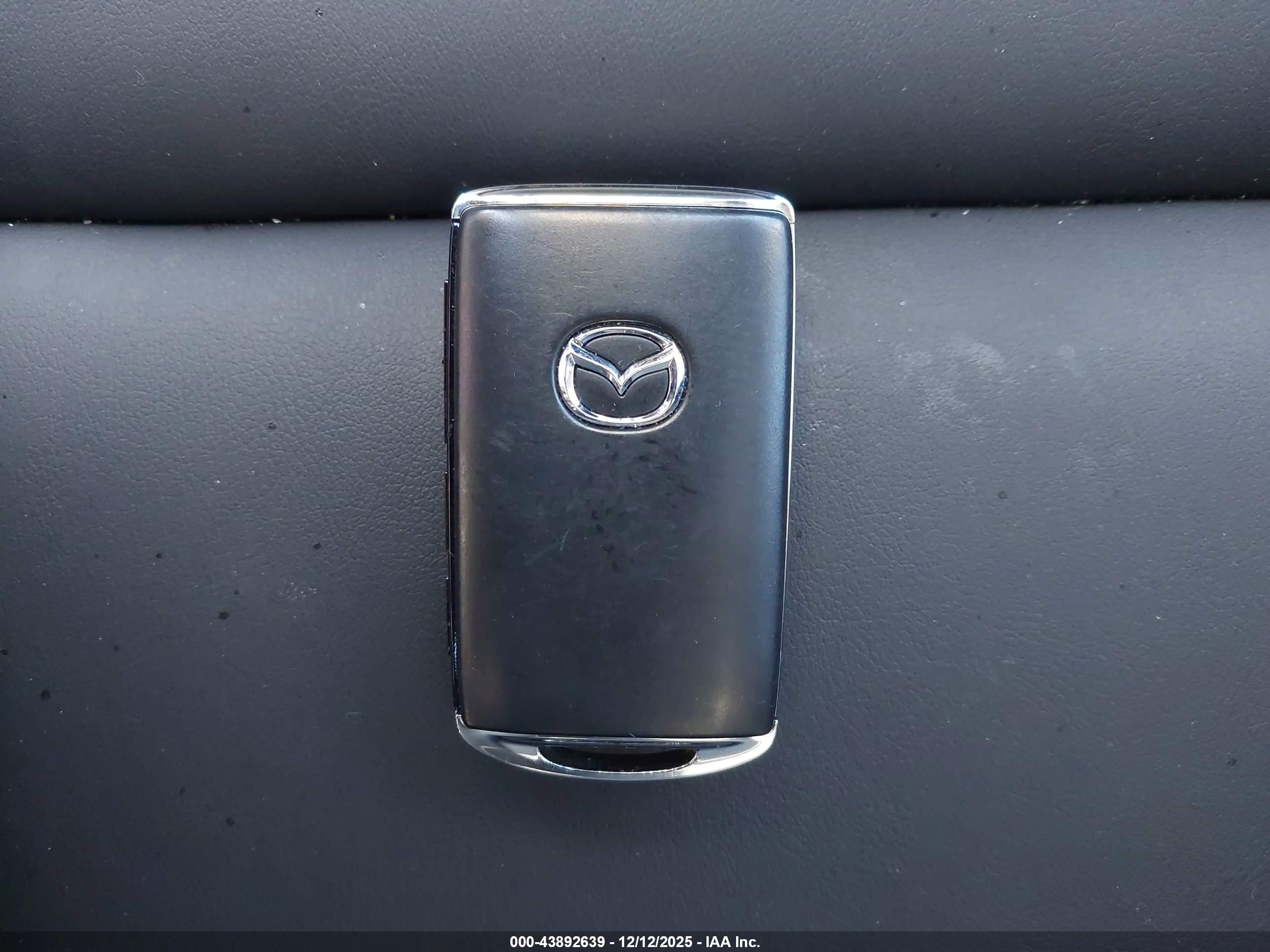 MAZDA MAZDA3 image 11