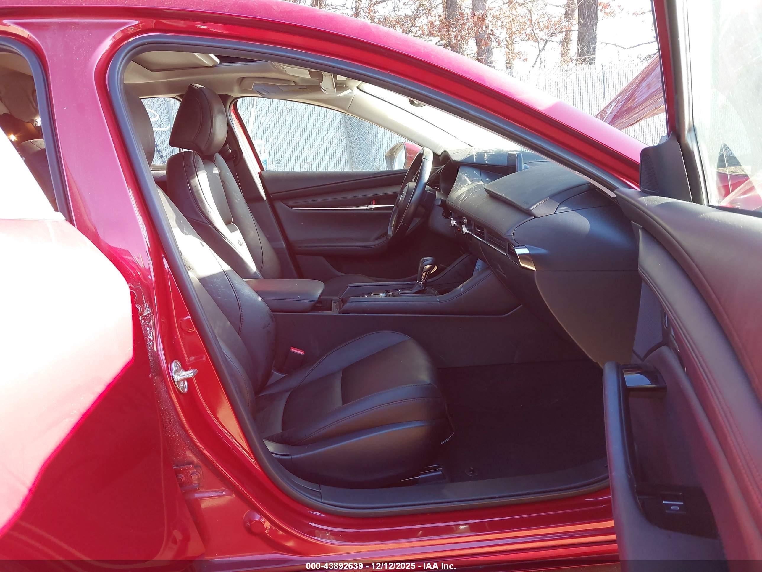 MAZDA MAZDA3 image 5