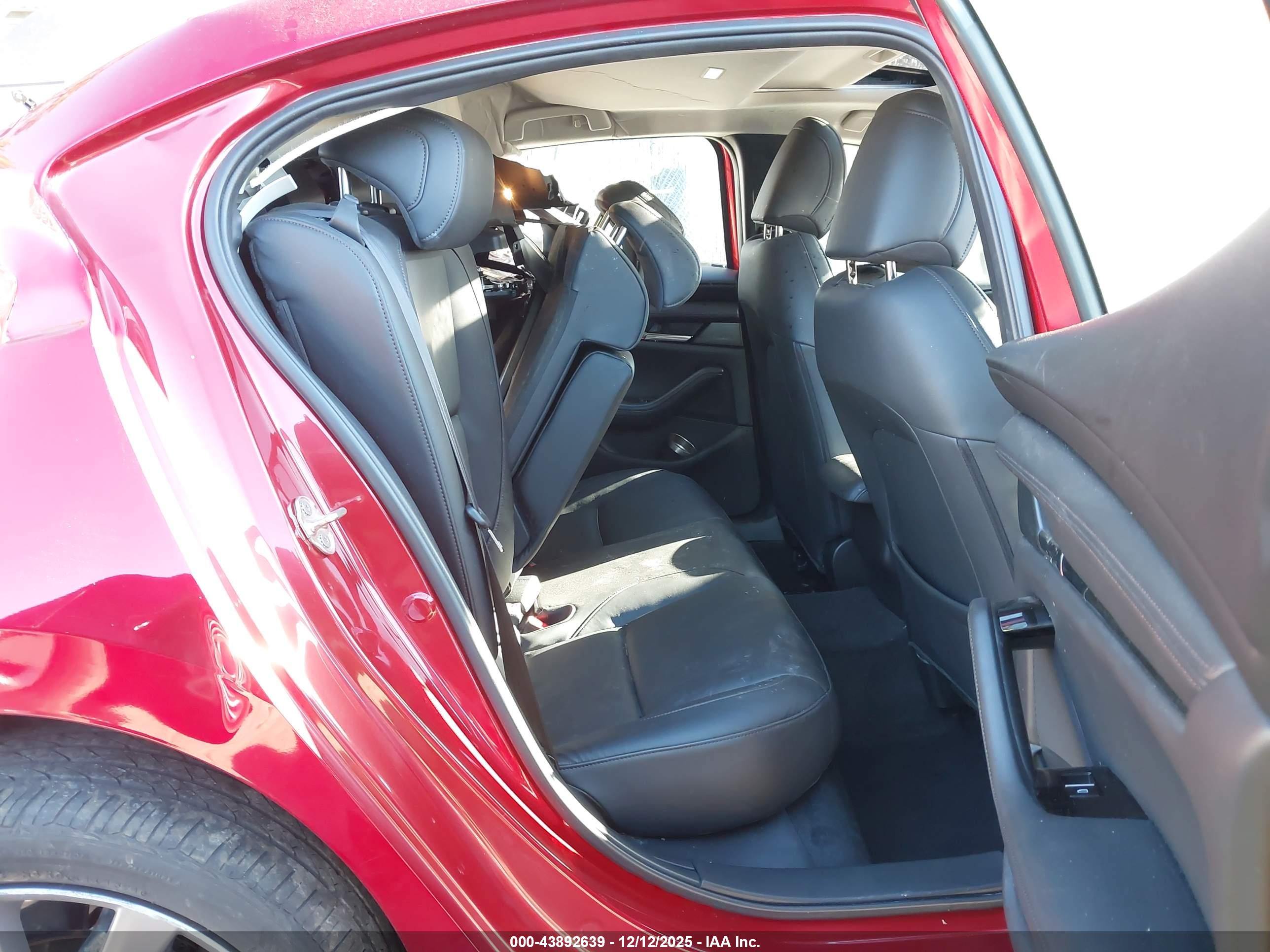 MAZDA MAZDA3 image 8