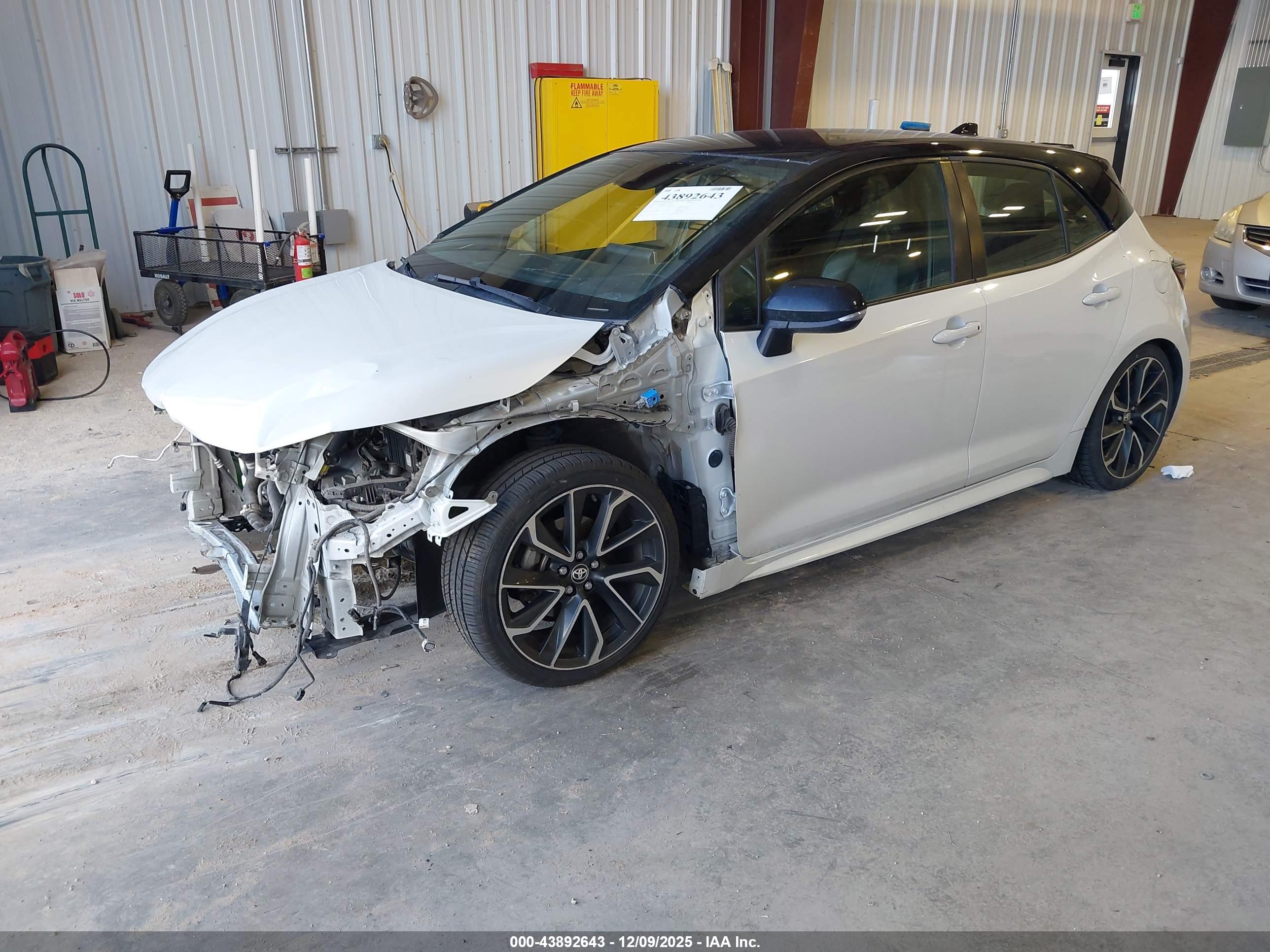 TOYOTA COROLLA image 2