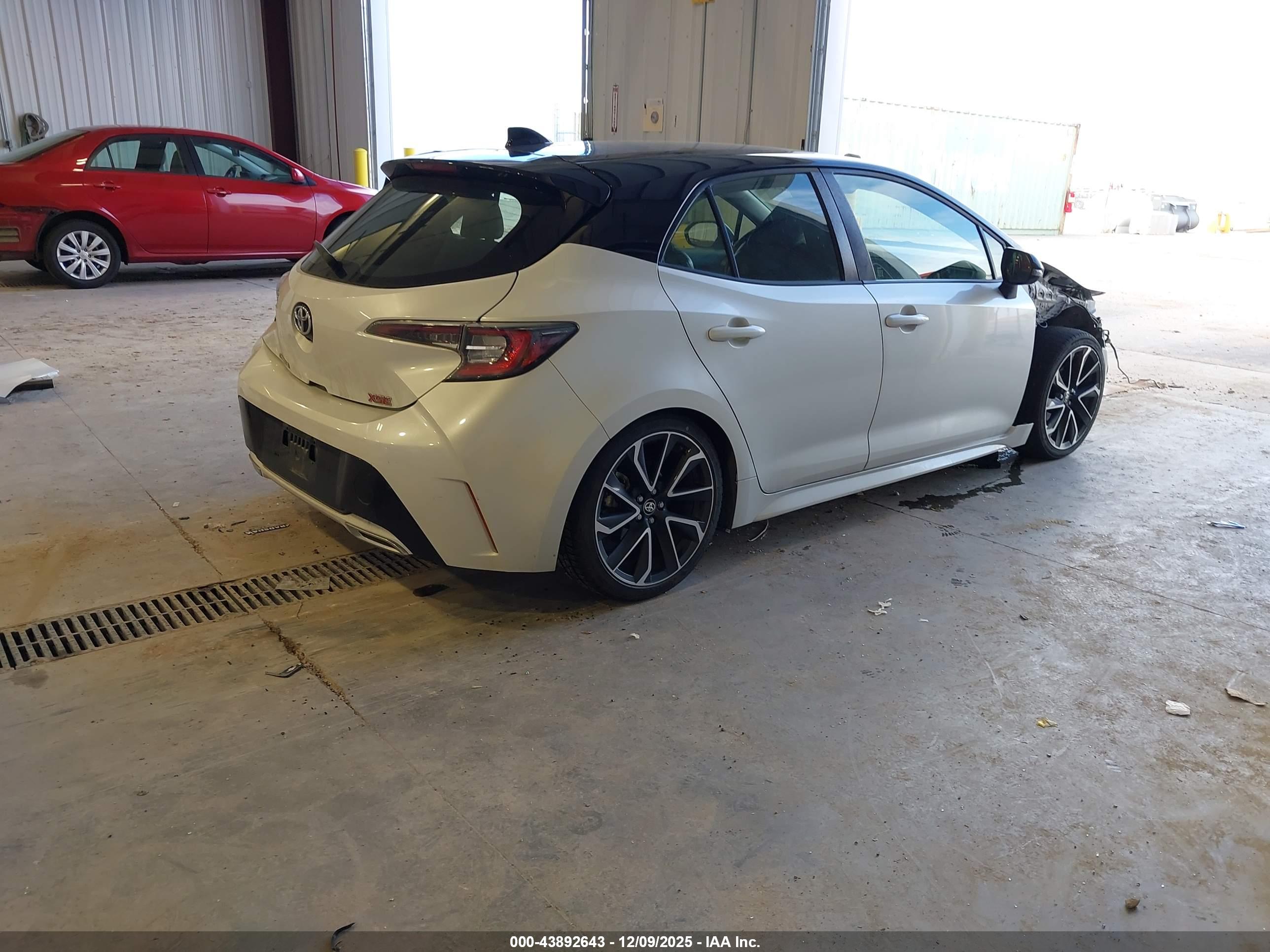 TOYOTA COROLLA image 4