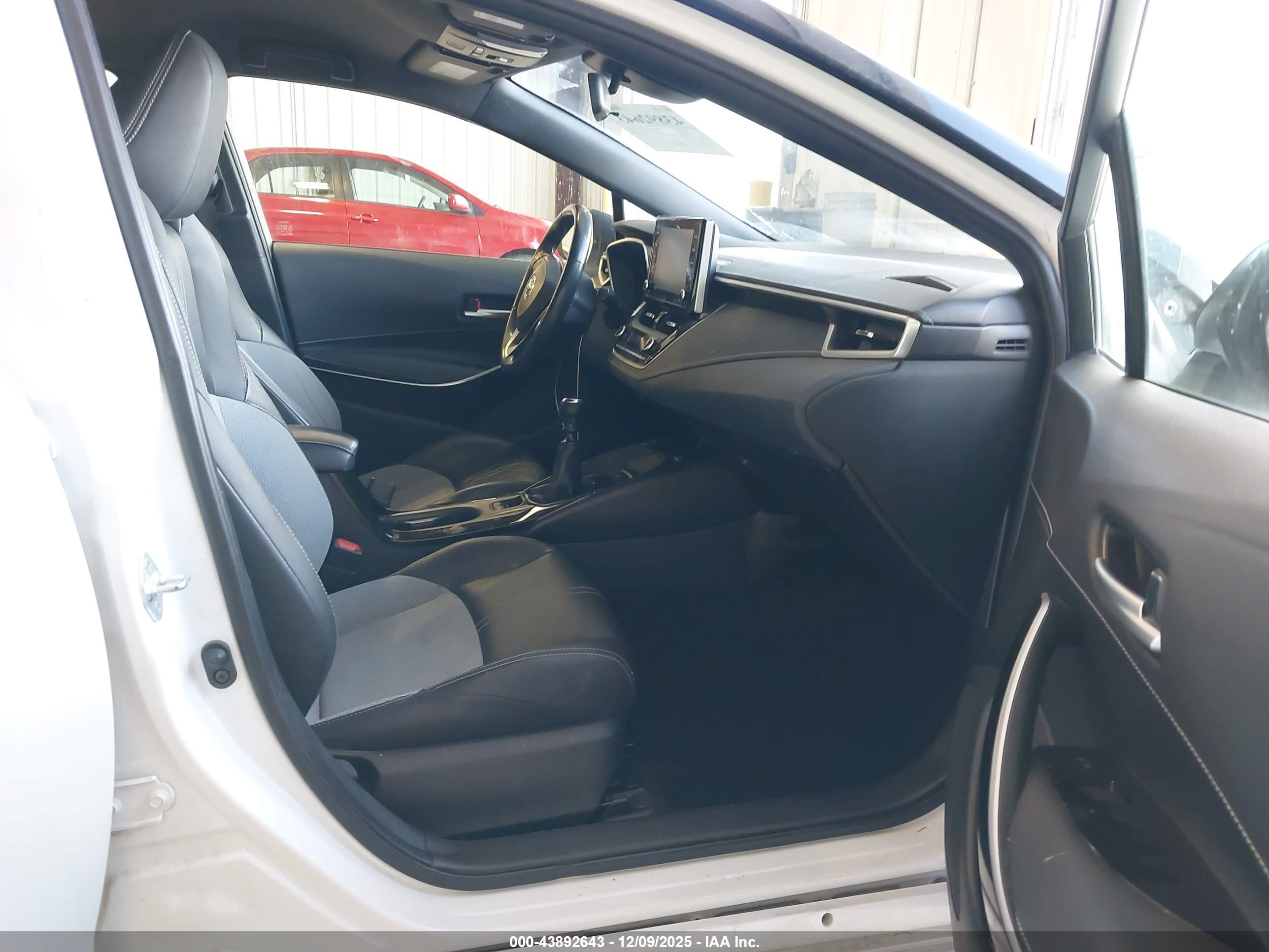 TOYOTA COROLLA image 5