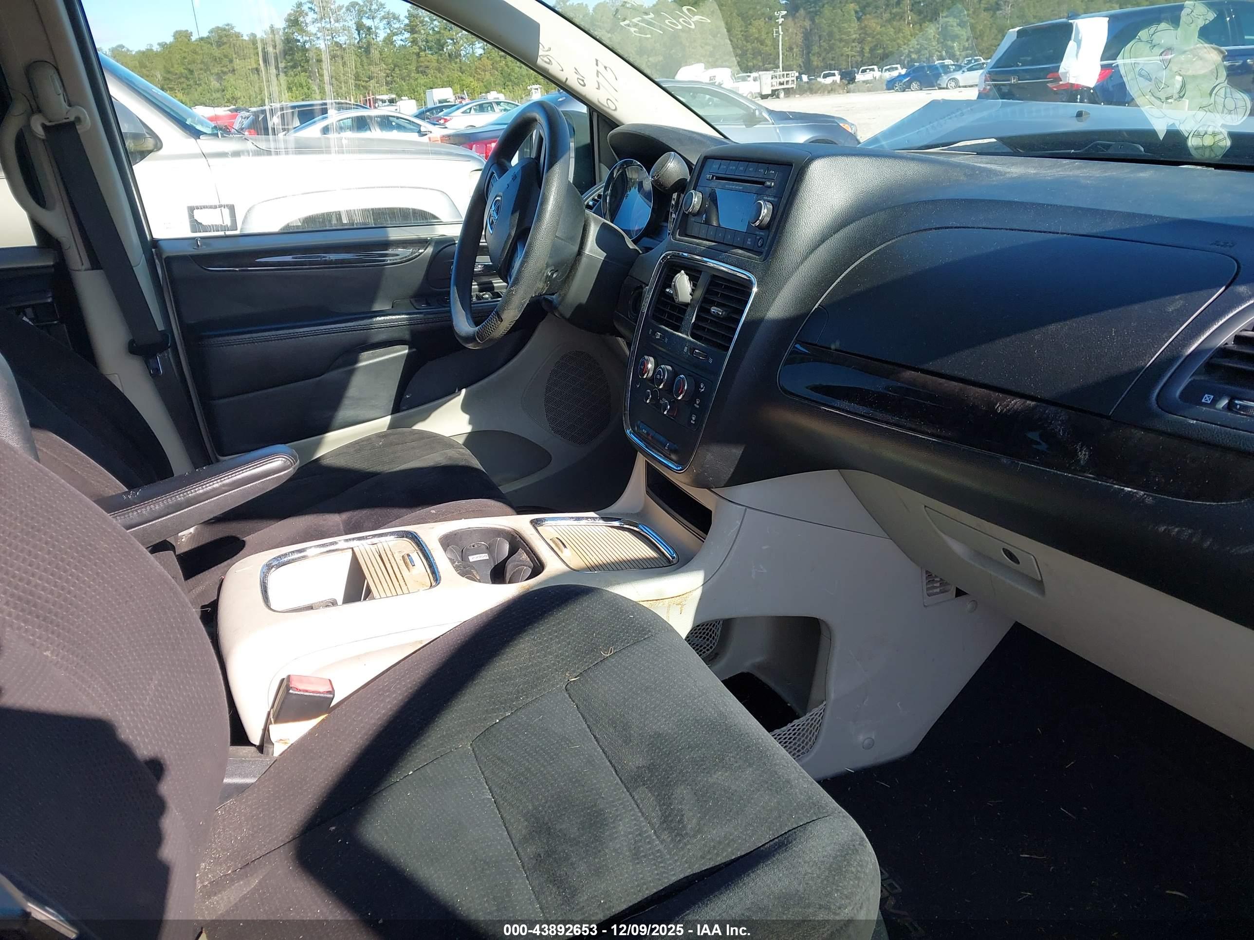 DODGE GRAND image 5
