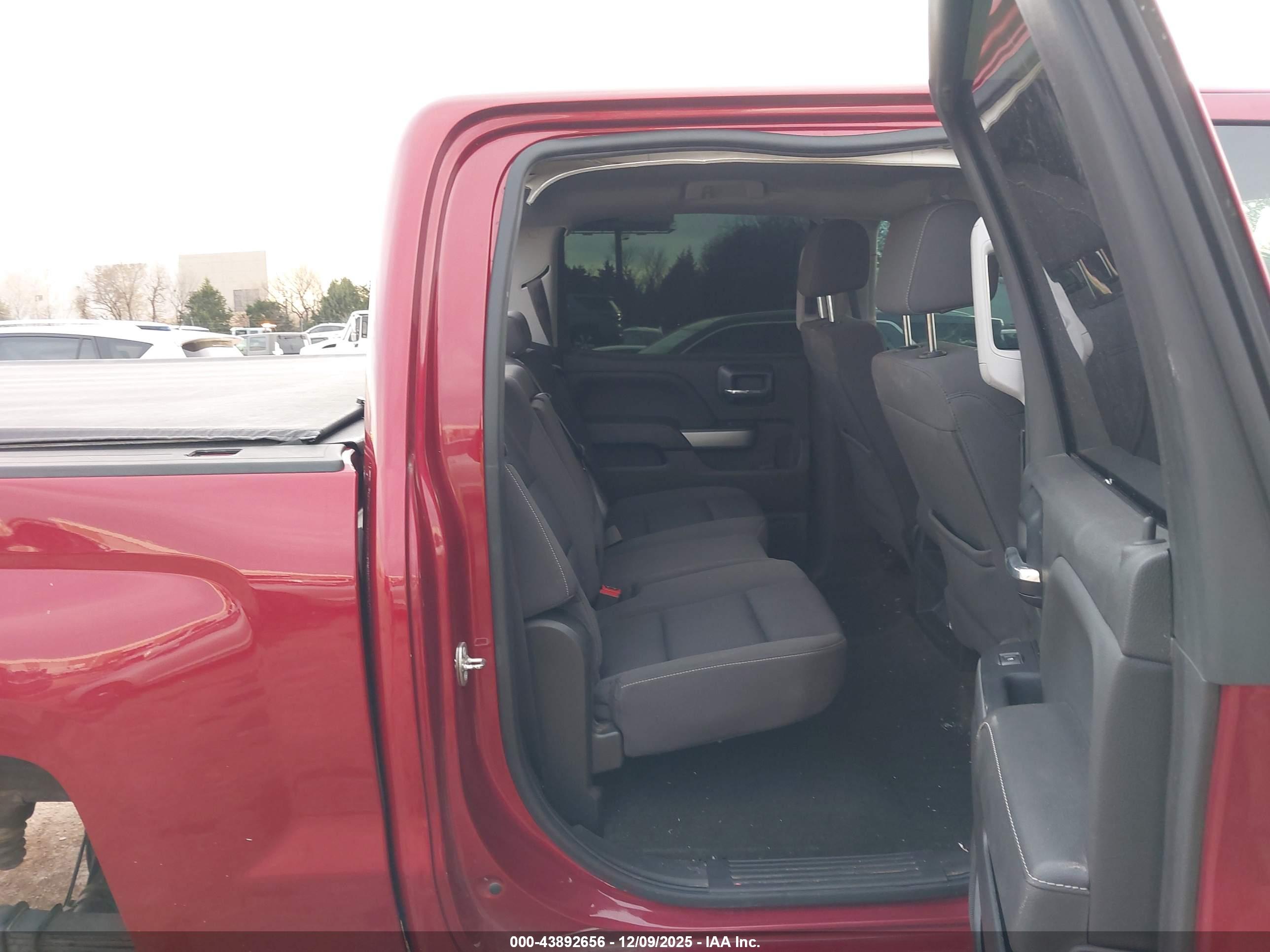 CHEVROLET SILVERADO image 8