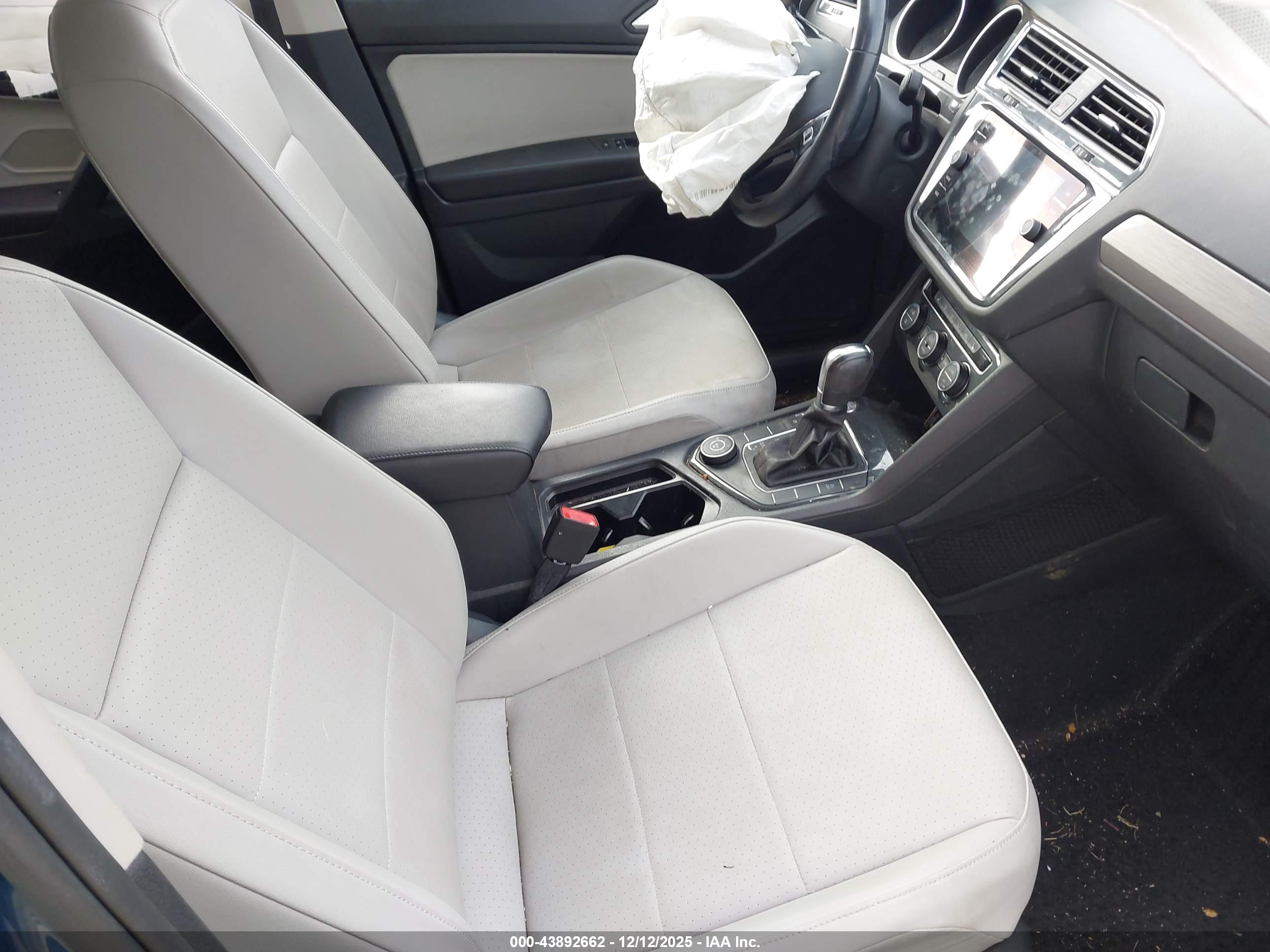 VOLKSWAGEN TIGUAN image 5