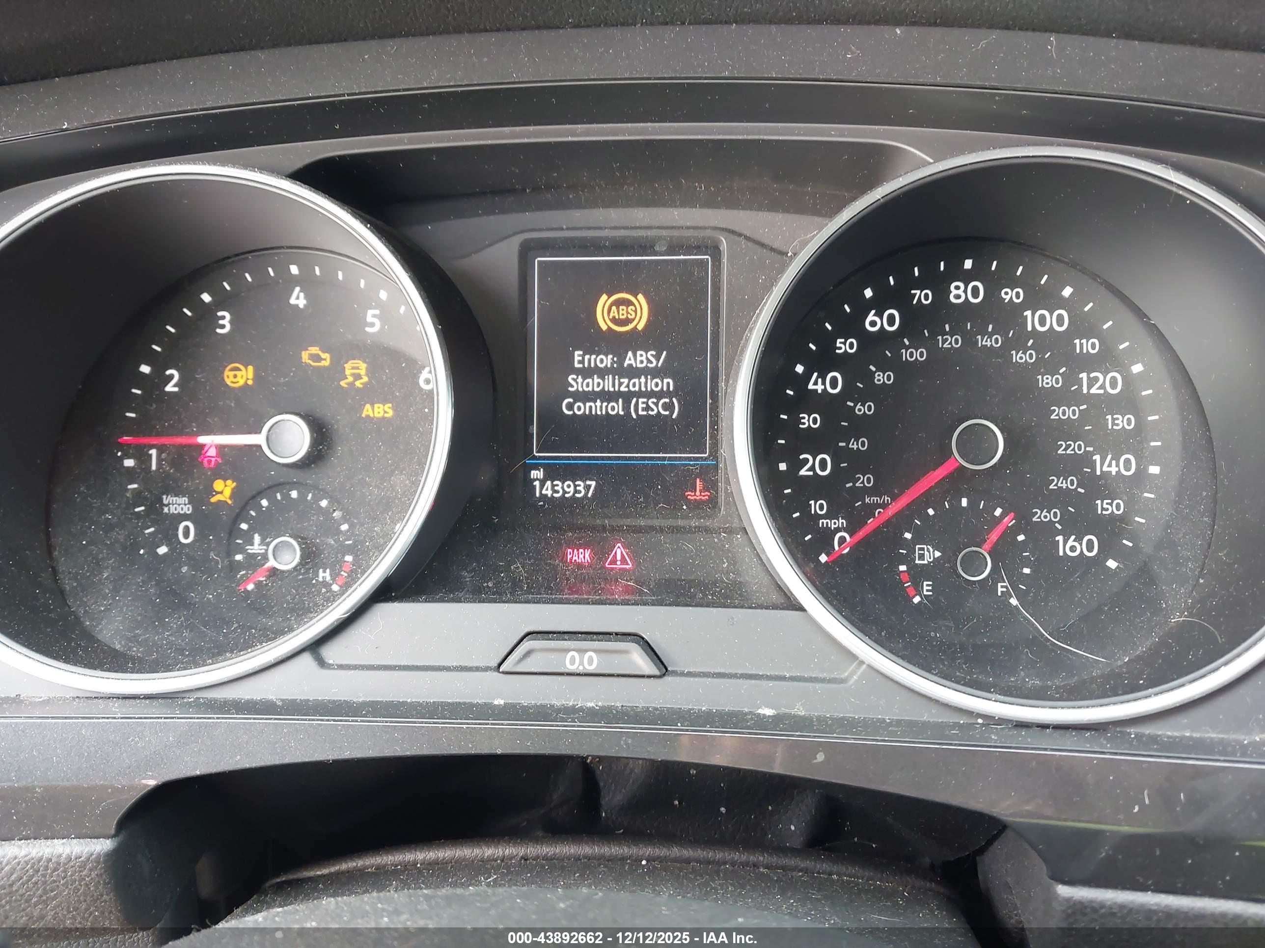 VOLKSWAGEN TIGUAN image 7