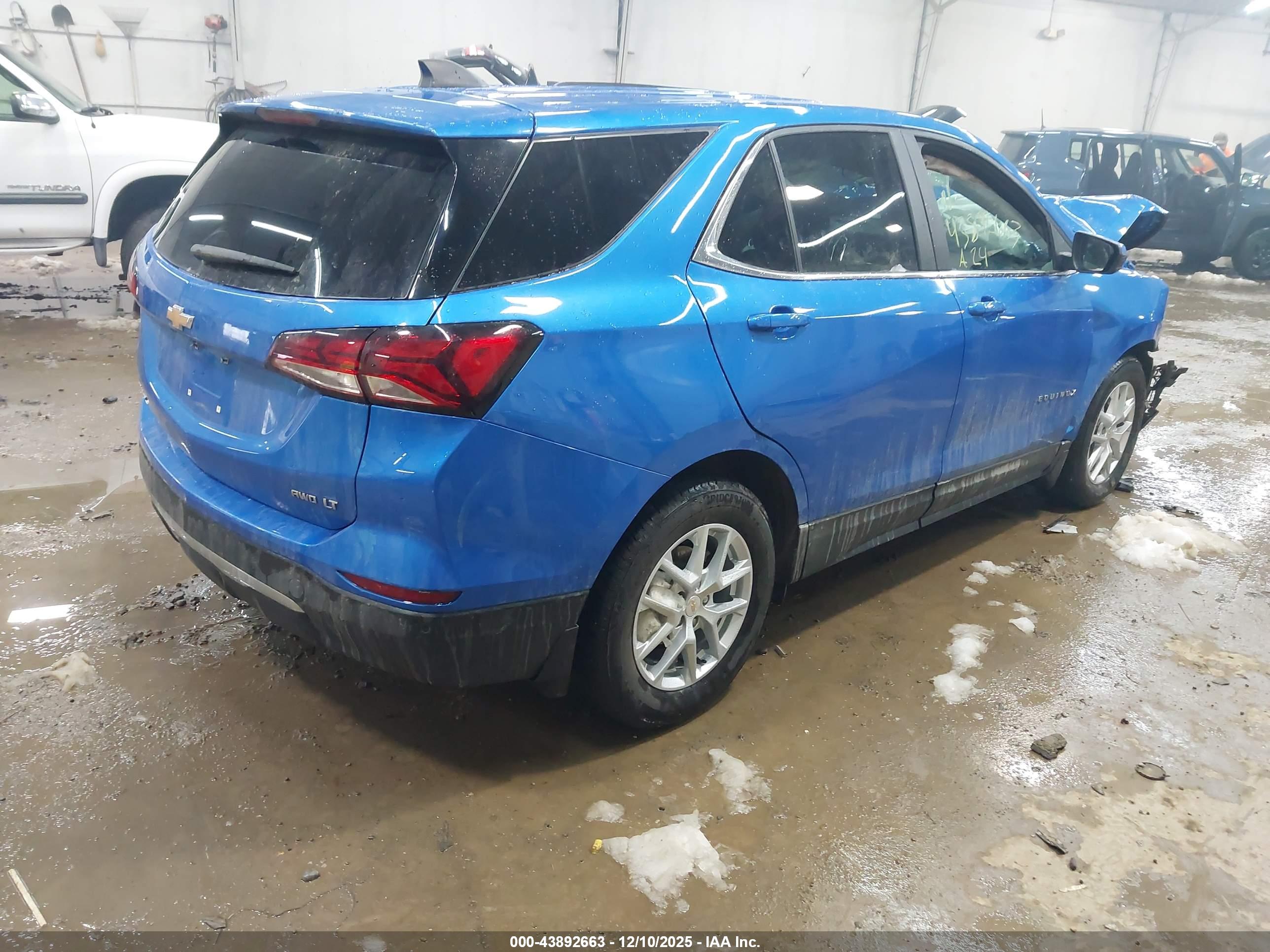 CHEVROLET EQUINOX image 4