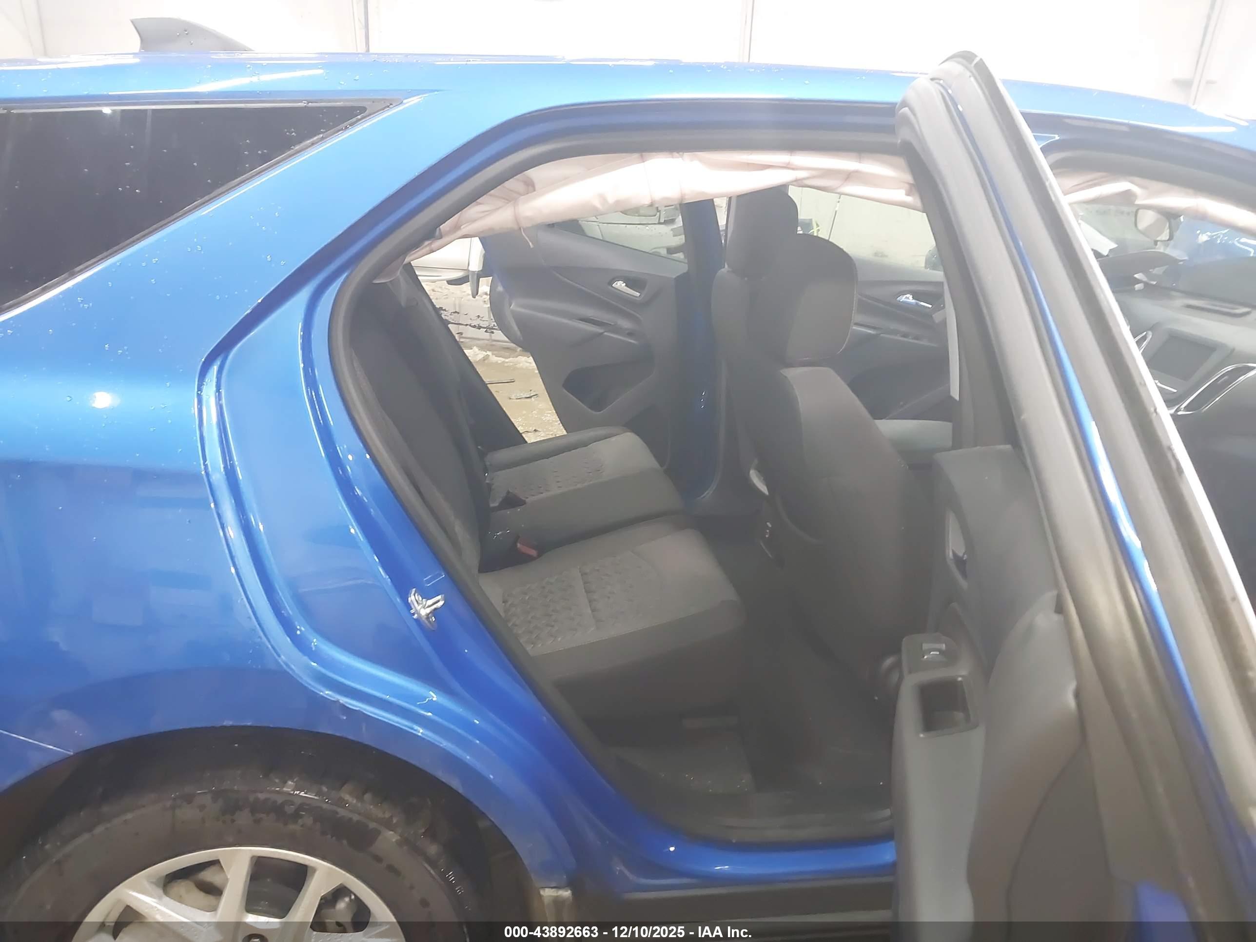 CHEVROLET EQUINOX image 8