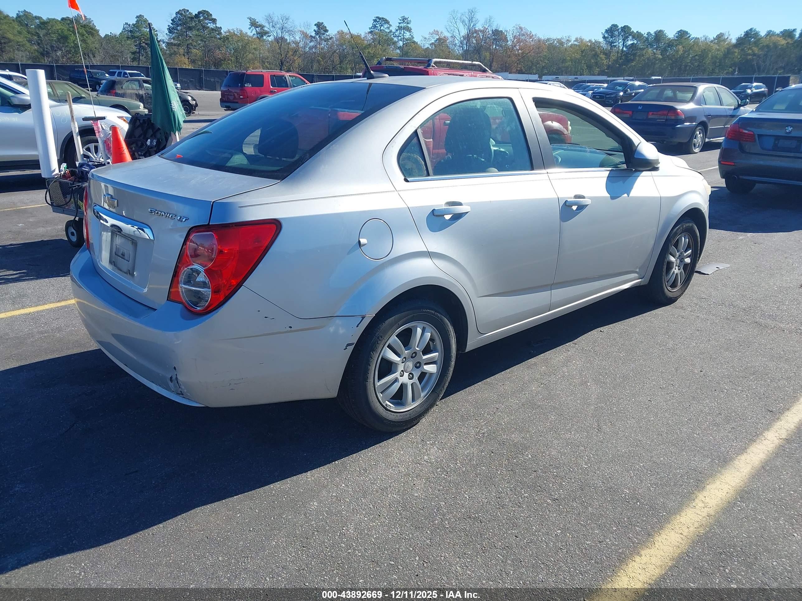 CHEVROLET SONIC image 4