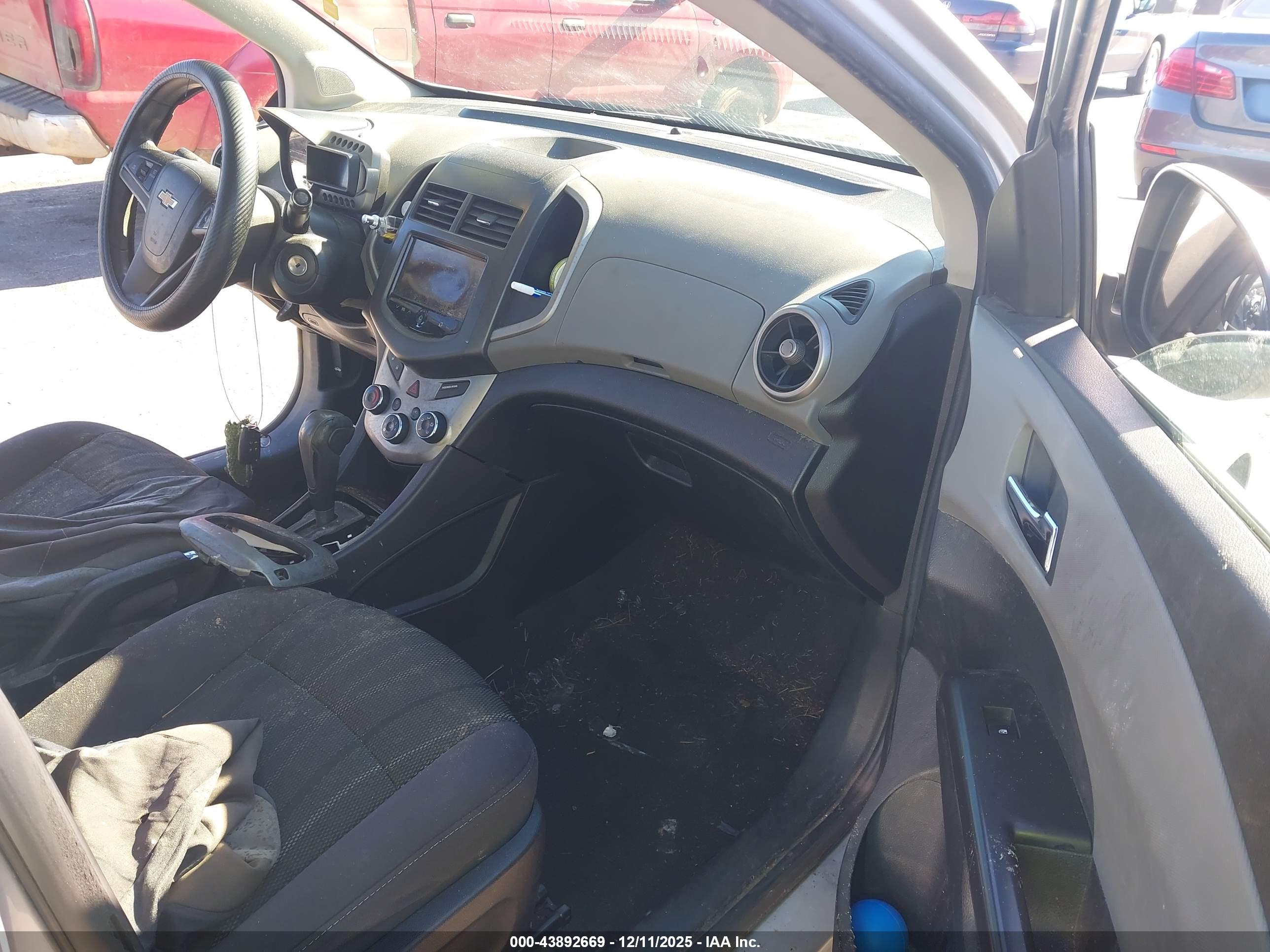 CHEVROLET SONIC image 5