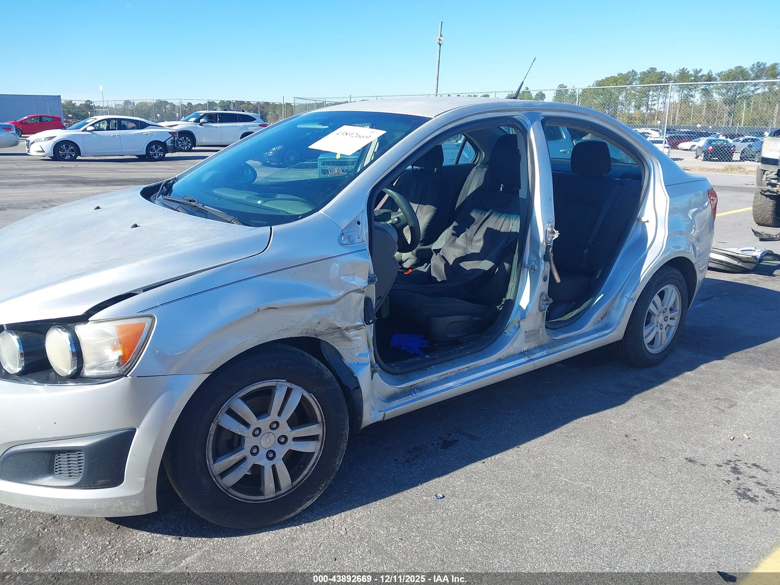 CHEVROLET SONIC image 6