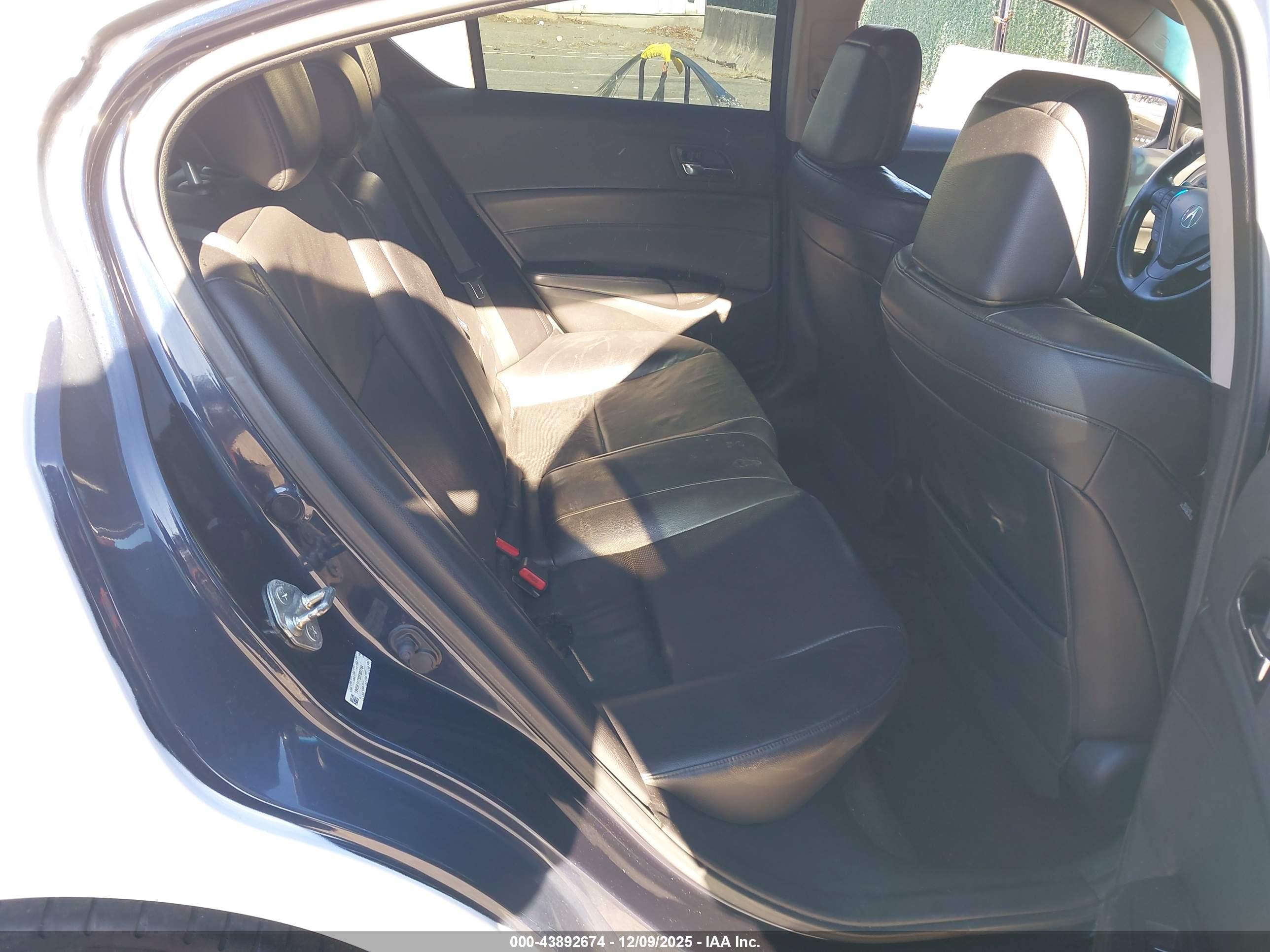 ACURA ILX image 8