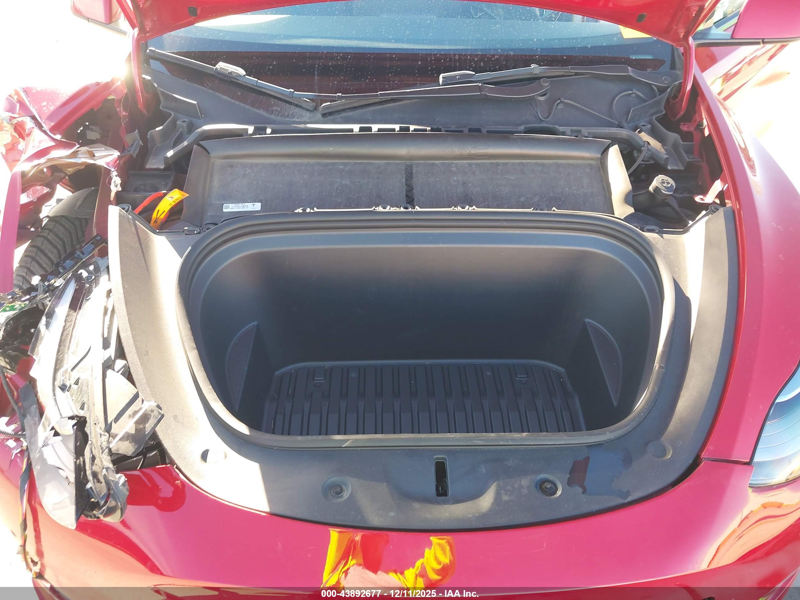 TESLA MODEL image 10