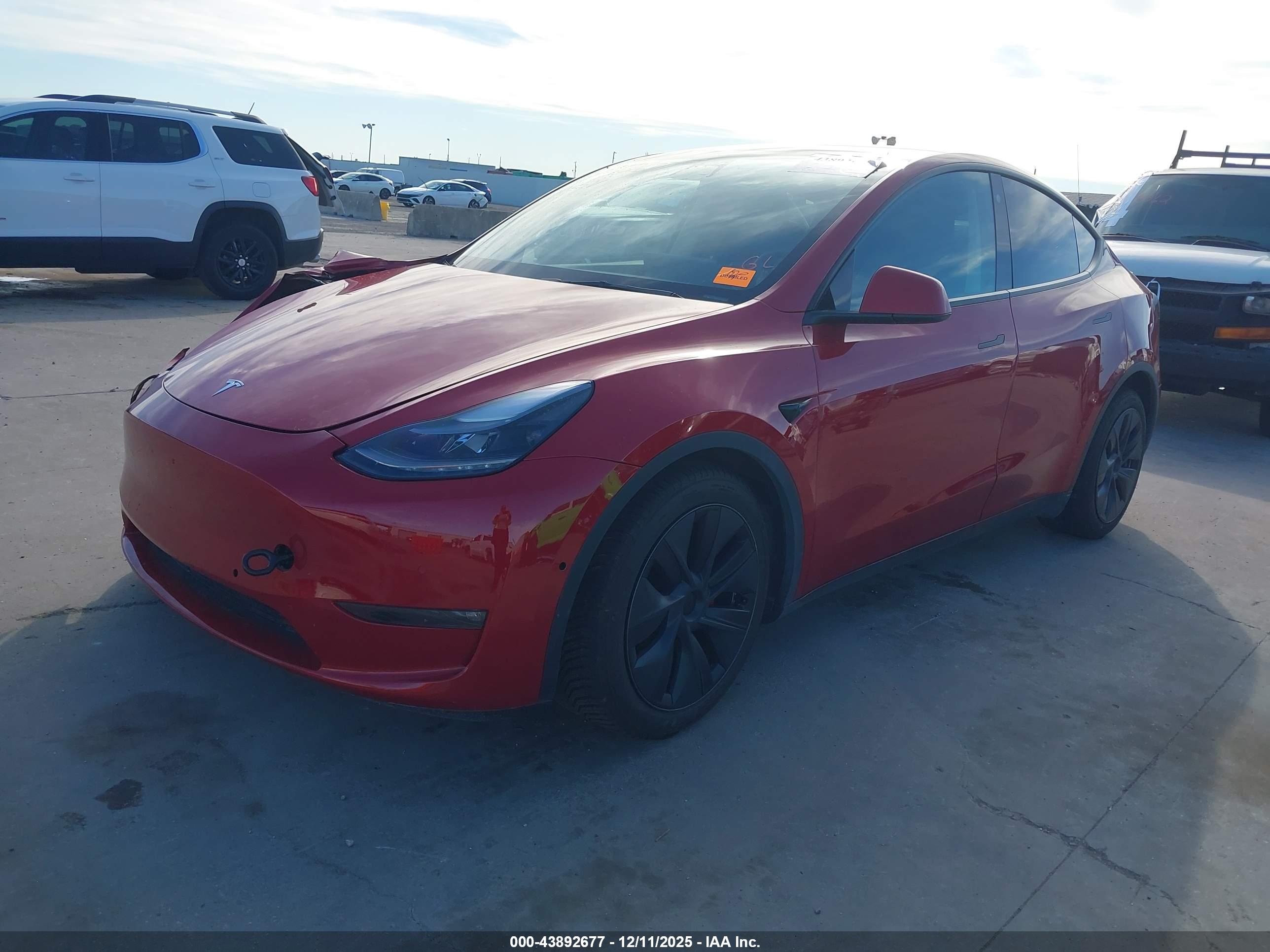 TESLA MODEL image 2