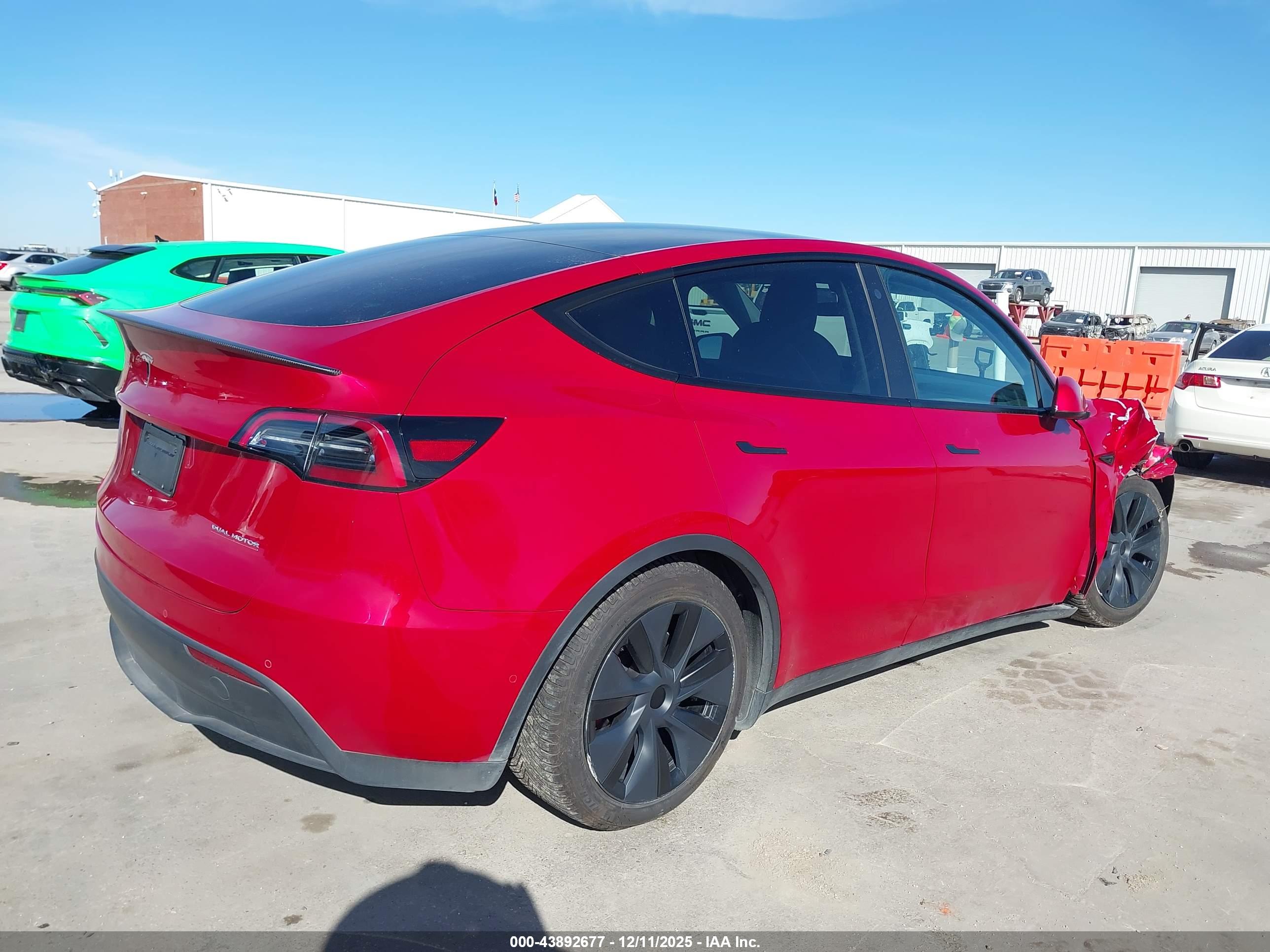 TESLA MODEL image 4