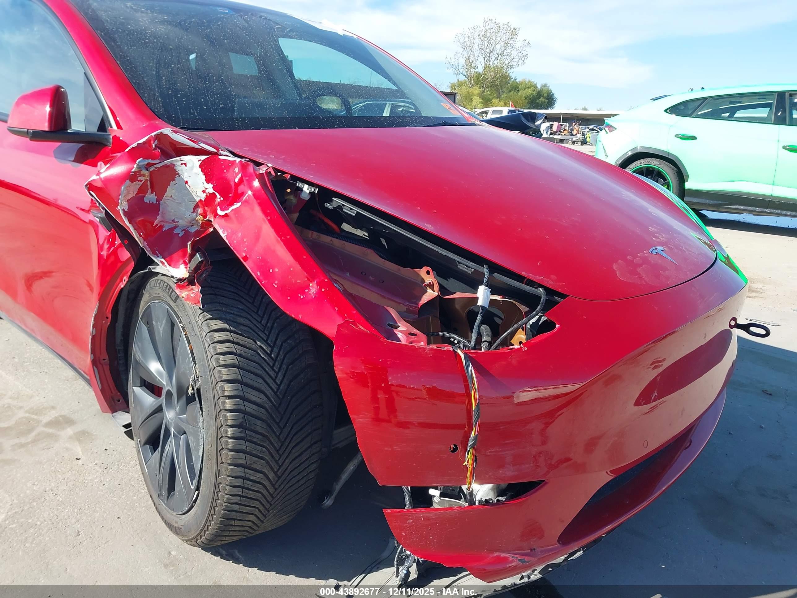 TESLA MODEL image 6