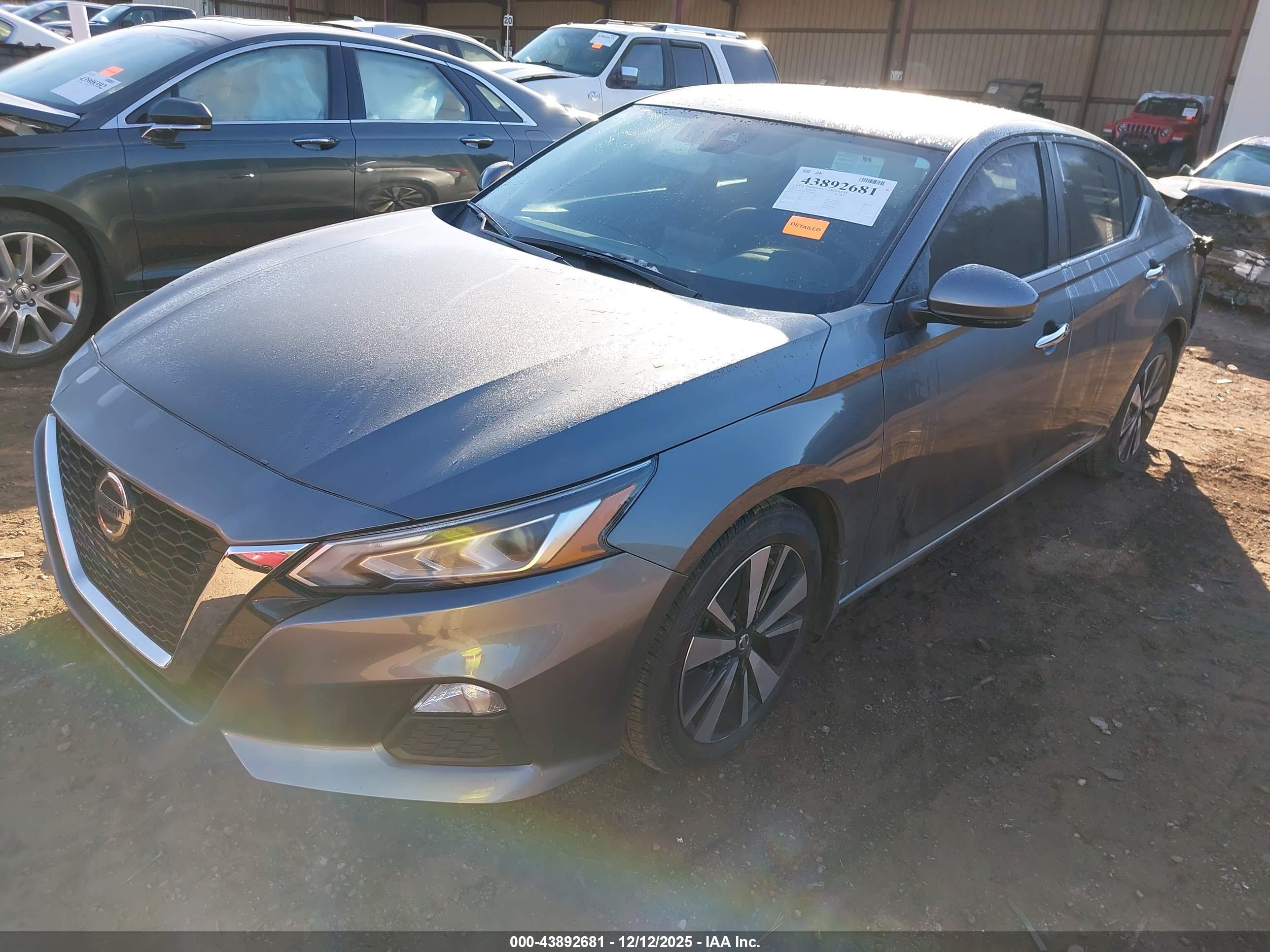 NISSAN ALTIMA image 2