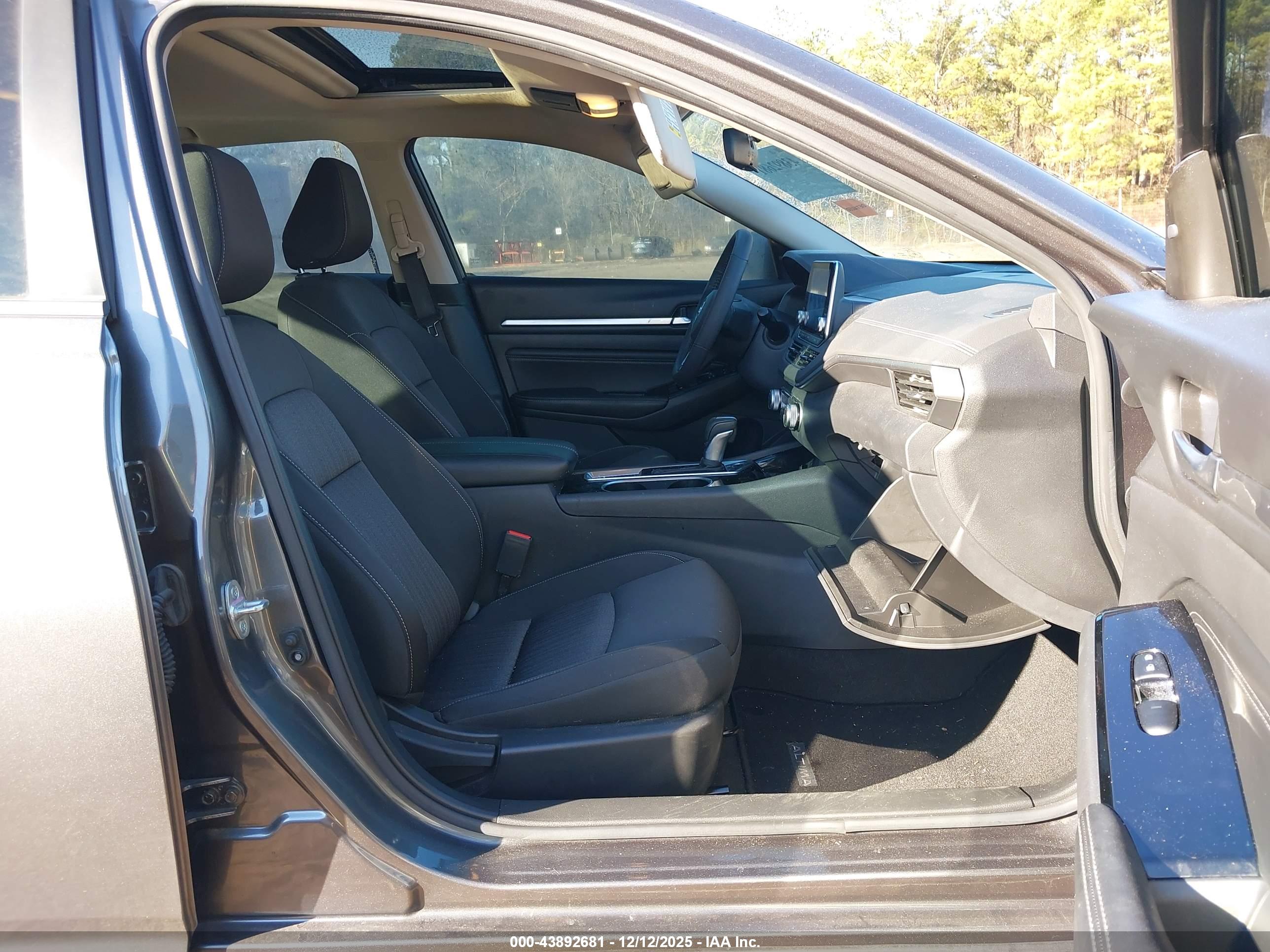 NISSAN ALTIMA image 5