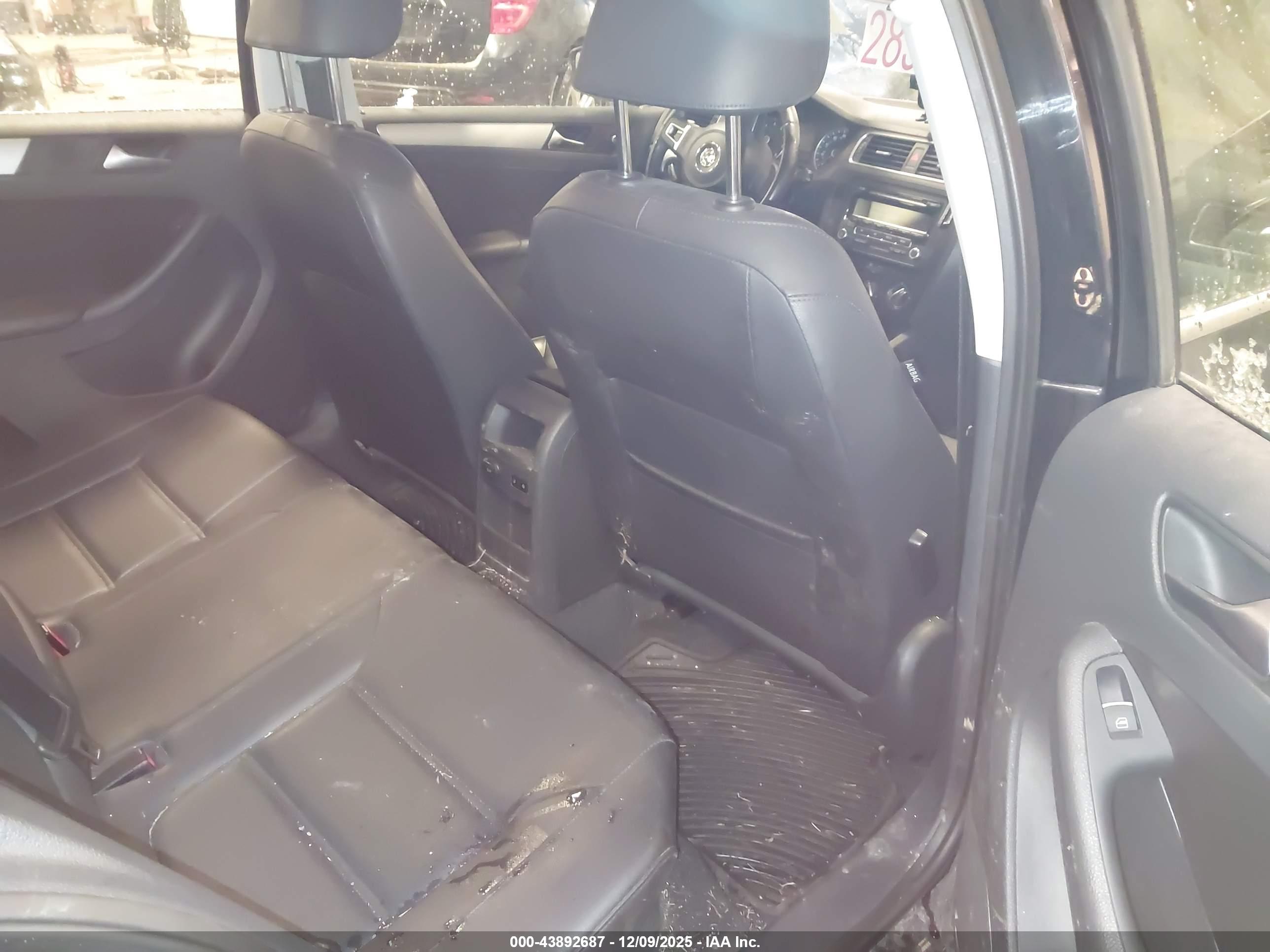 VOLKSWAGEN JETTA image 8