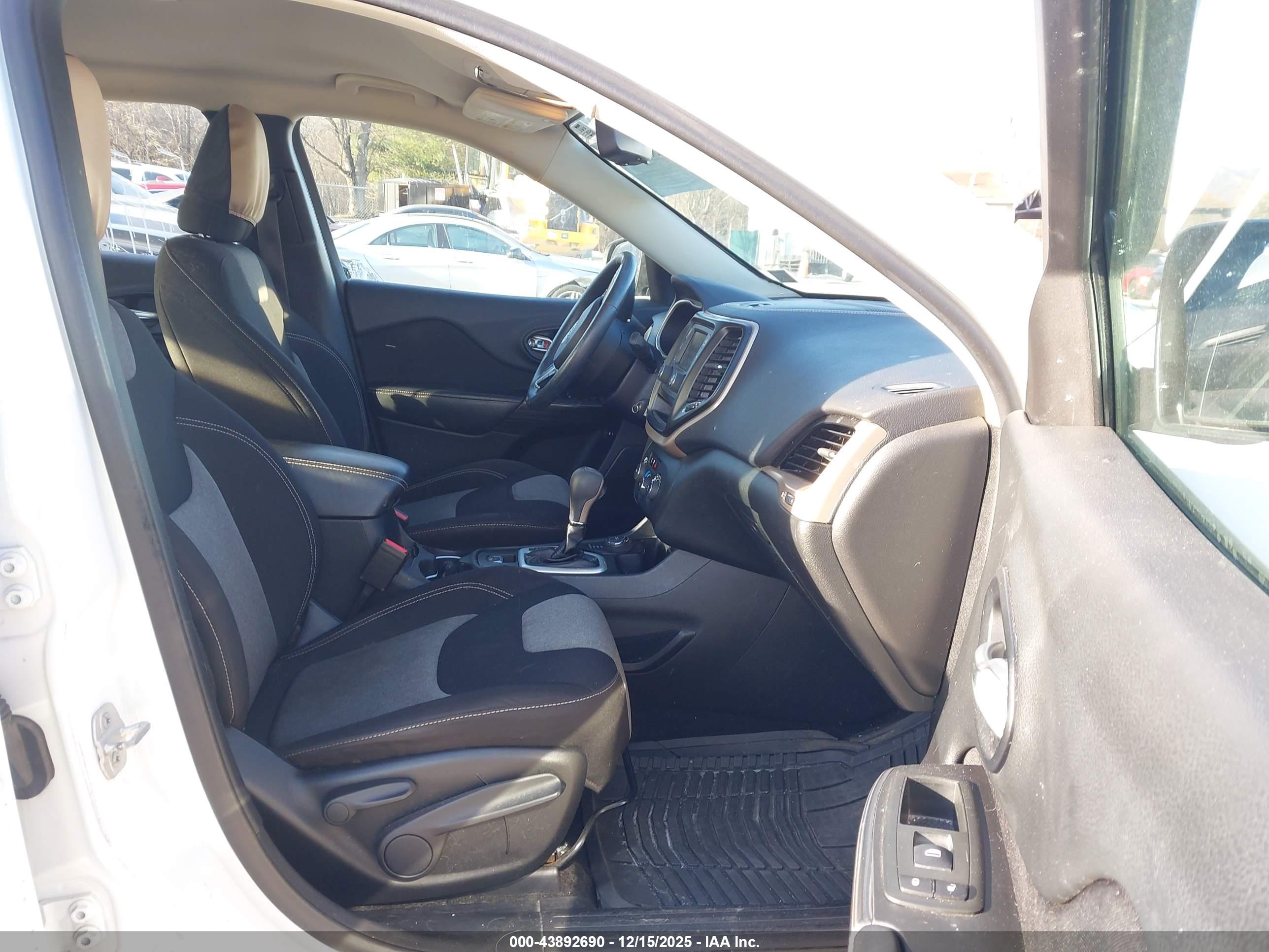 JEEP CHEROKEE image 5