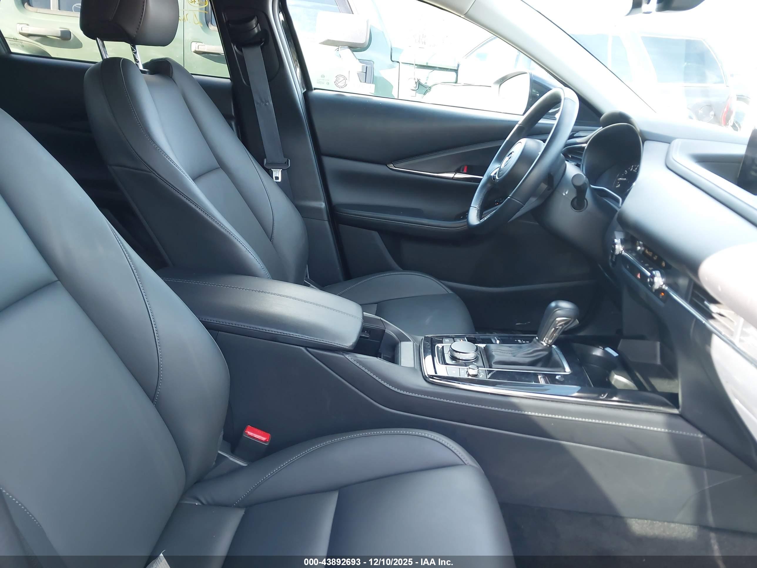 MAZDA CX-30 image 5