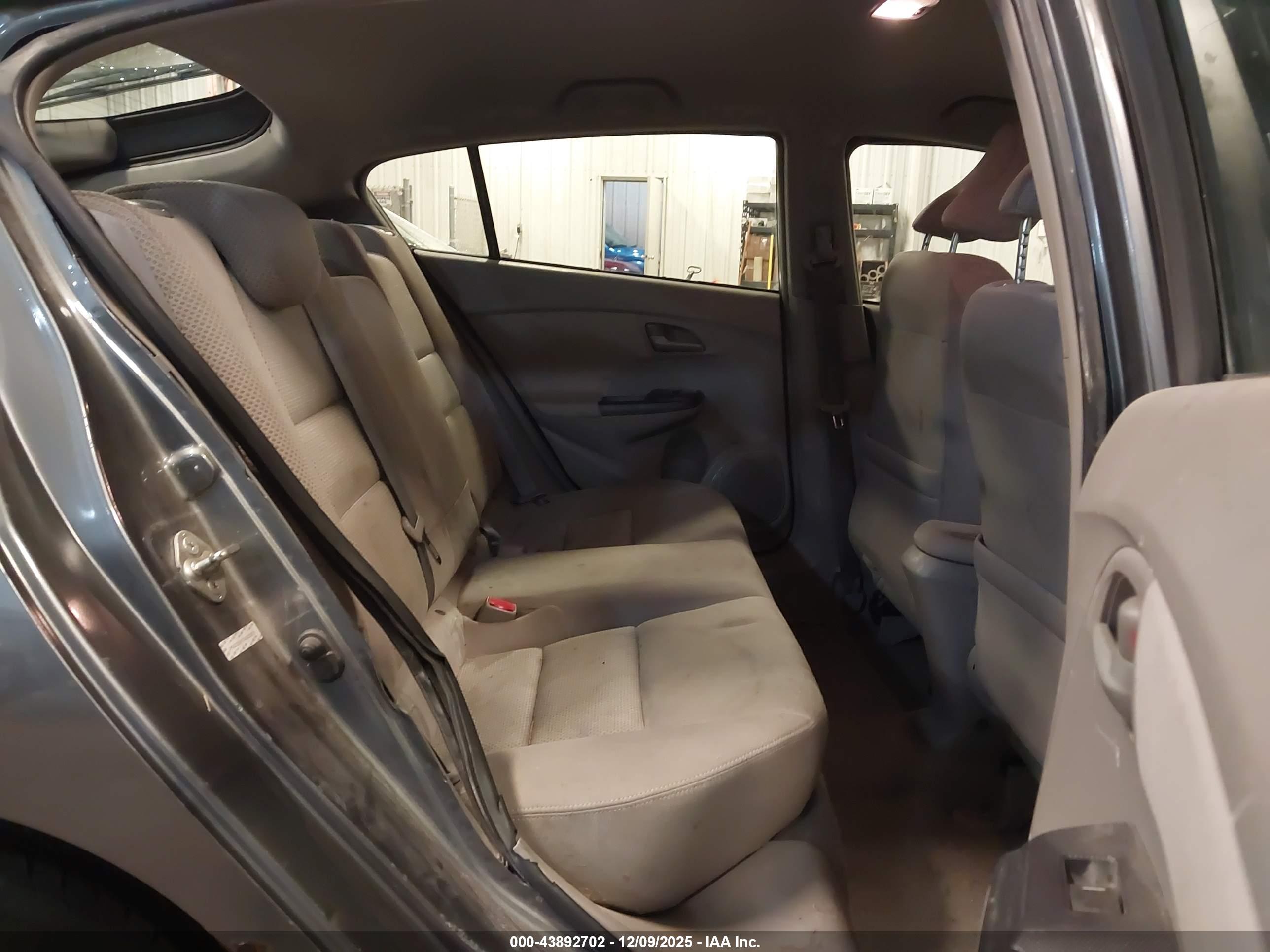 HONDA INSIGHT image 8