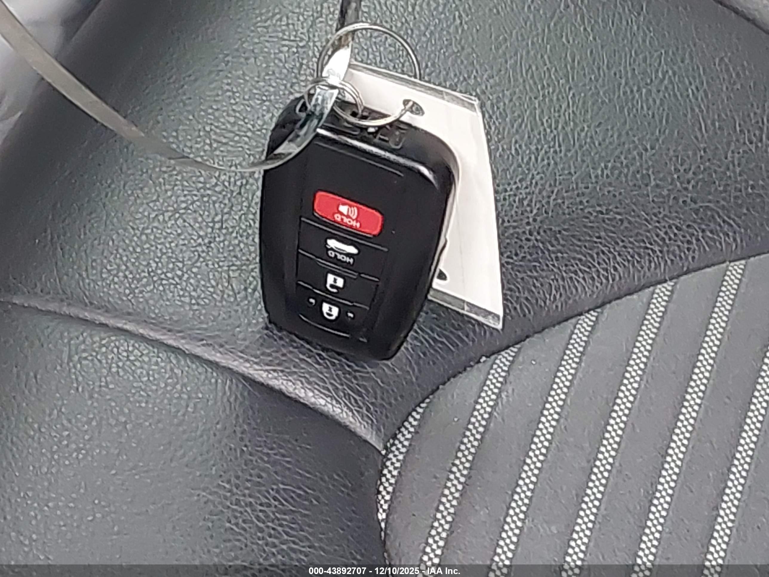 TOYOTA CAMRY image 11