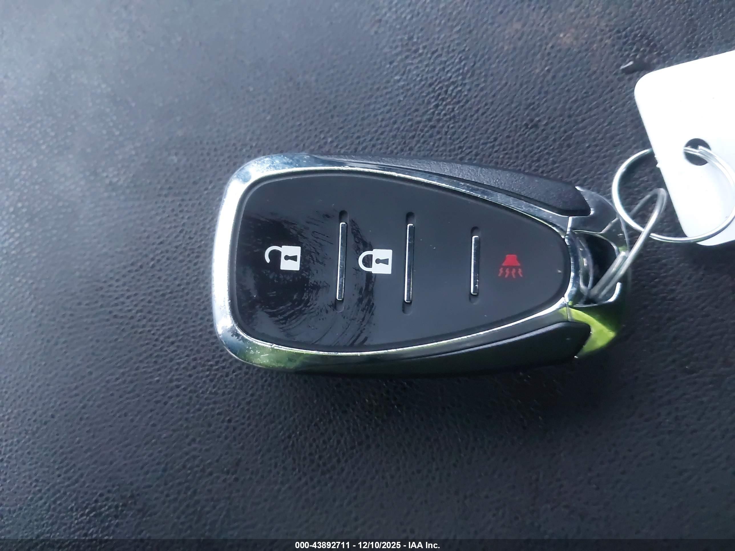 CHEVROLET EQUINOX image 11