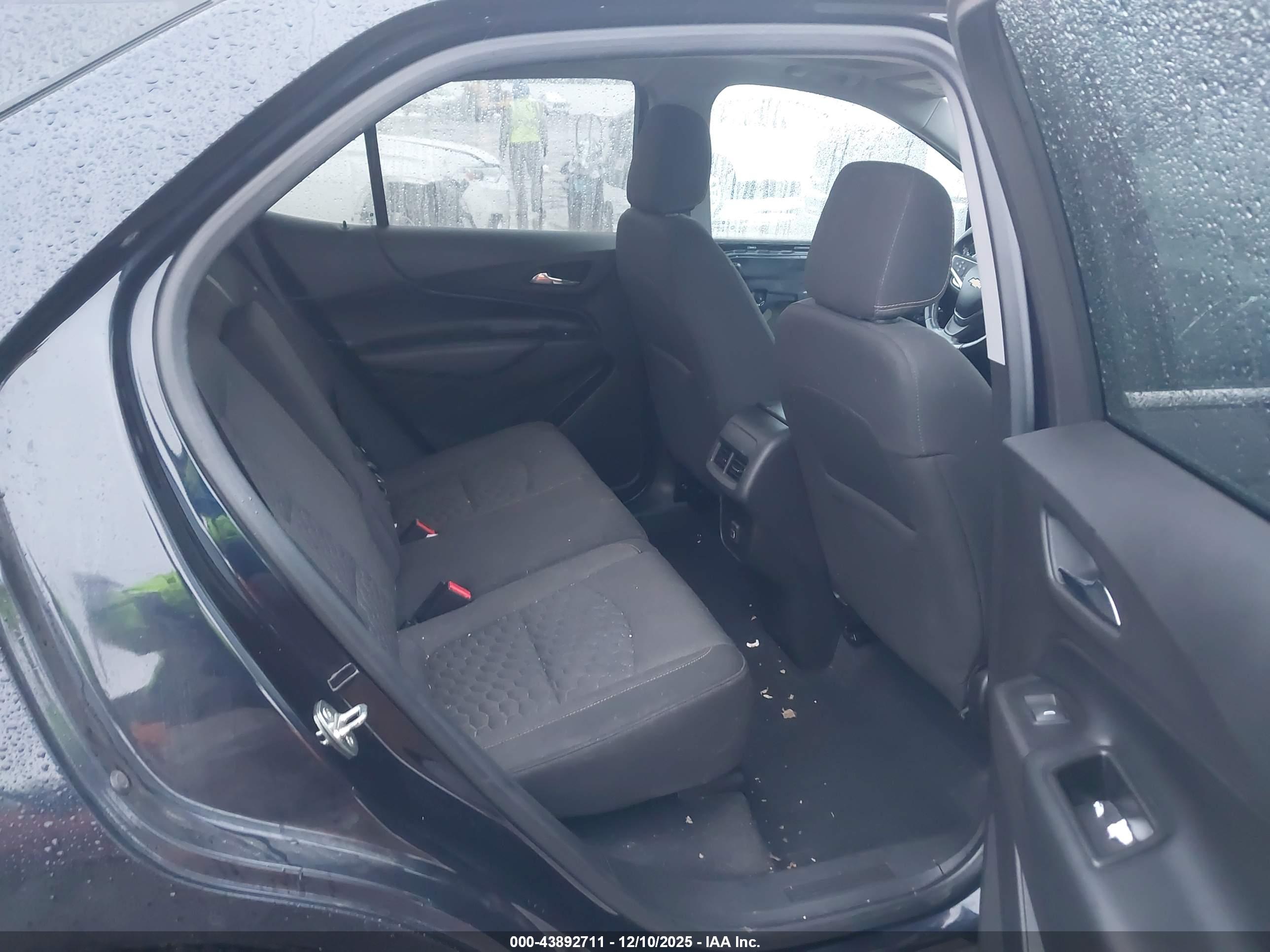 CHEVROLET EQUINOX image 8