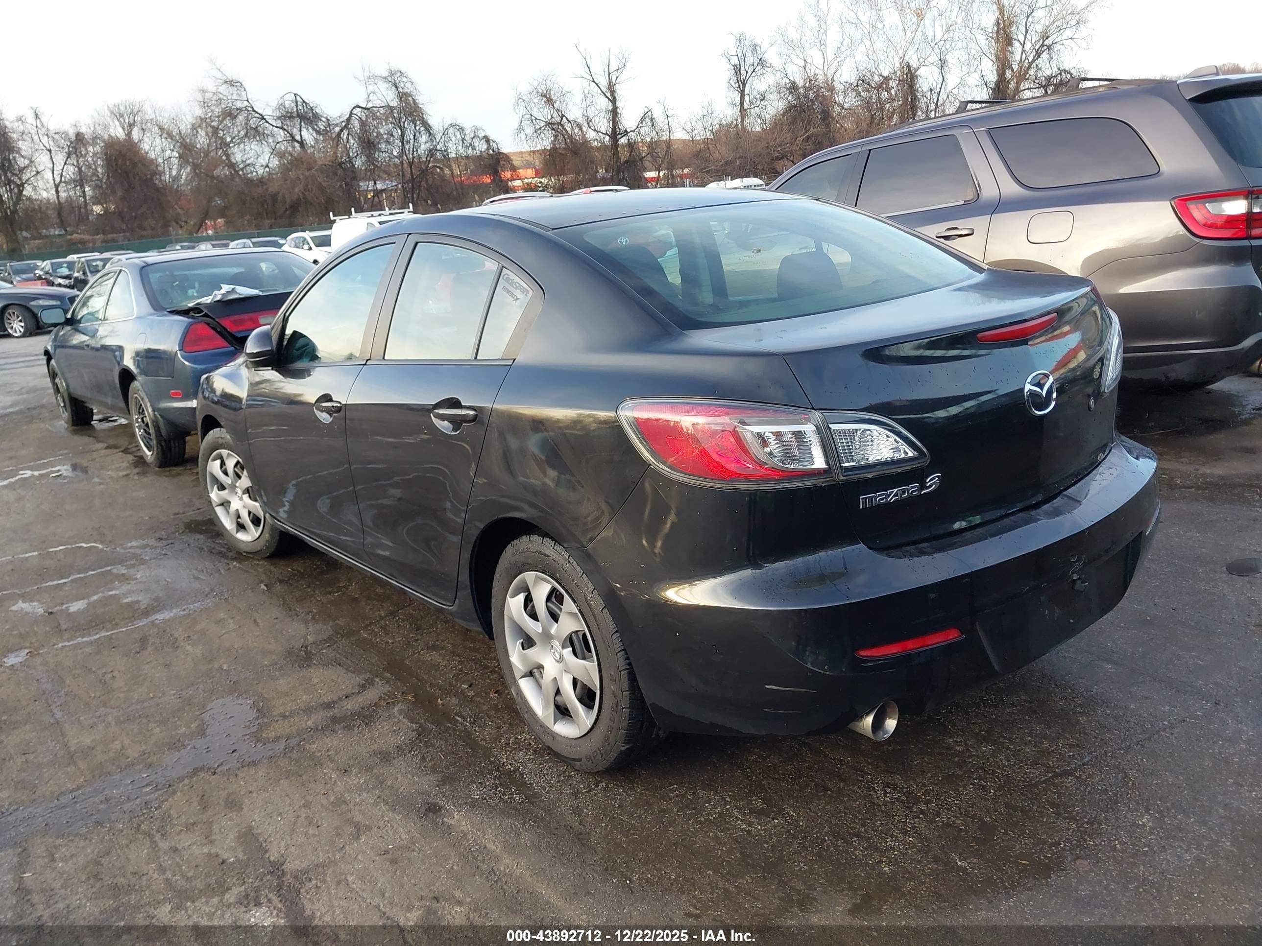 MAZDA MAZDA3 image 3
