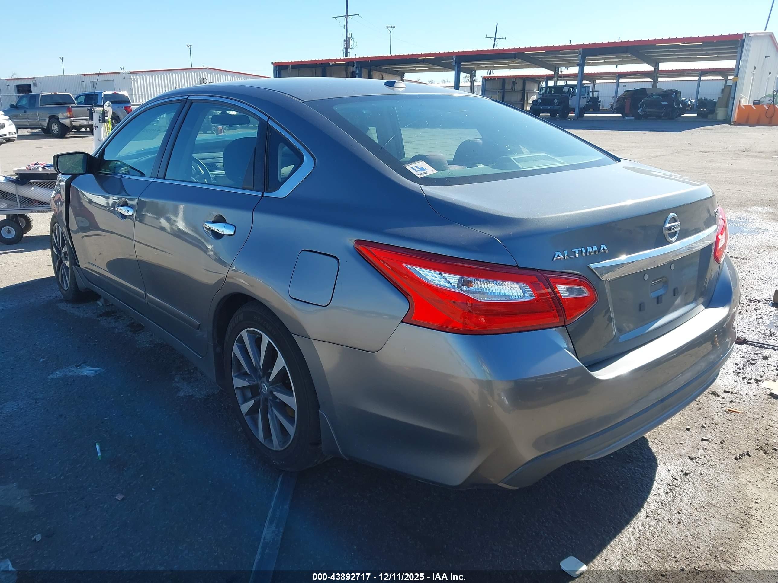 NISSAN ALTIMA image 3