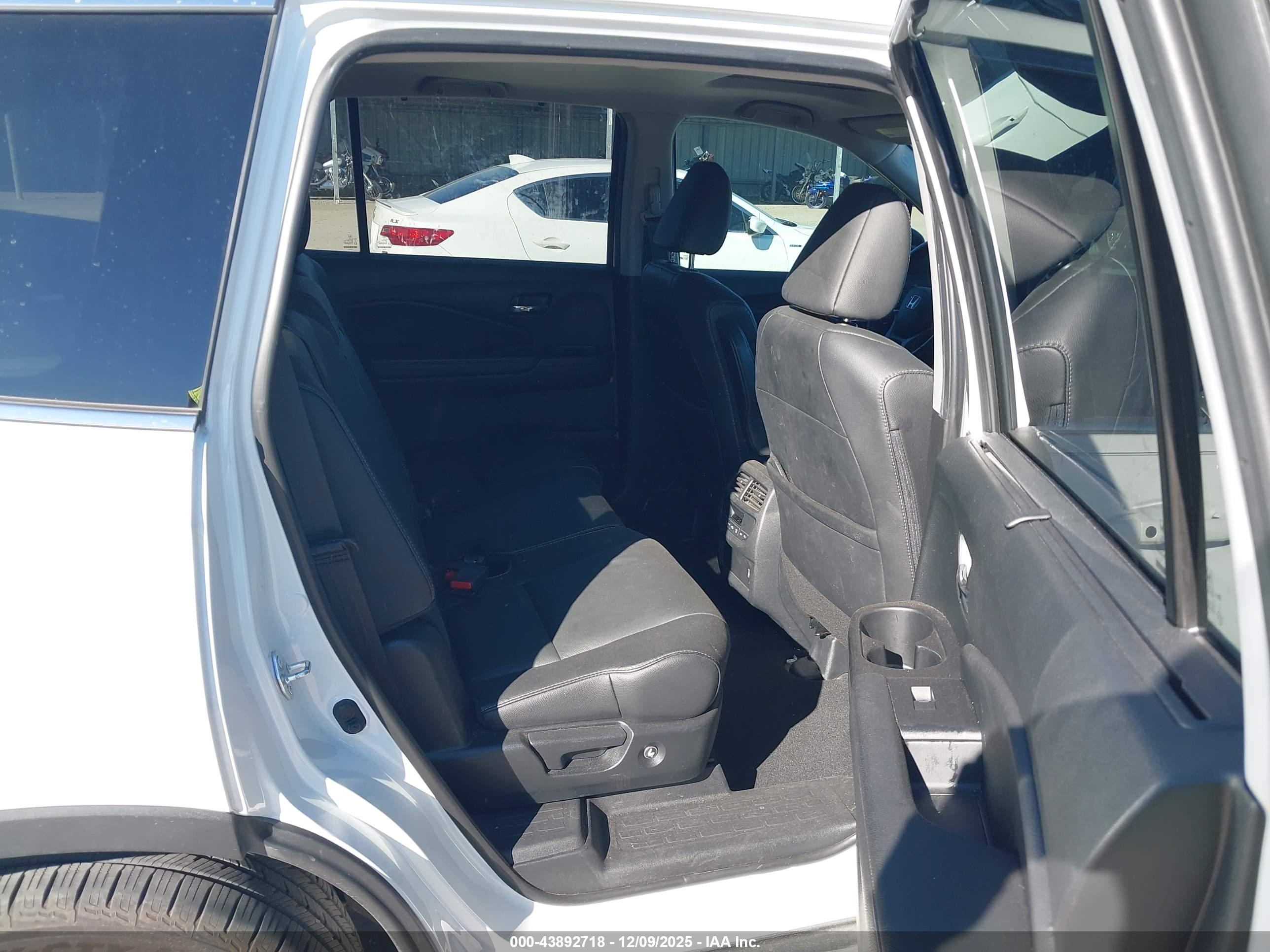 HONDA PILOT image 8