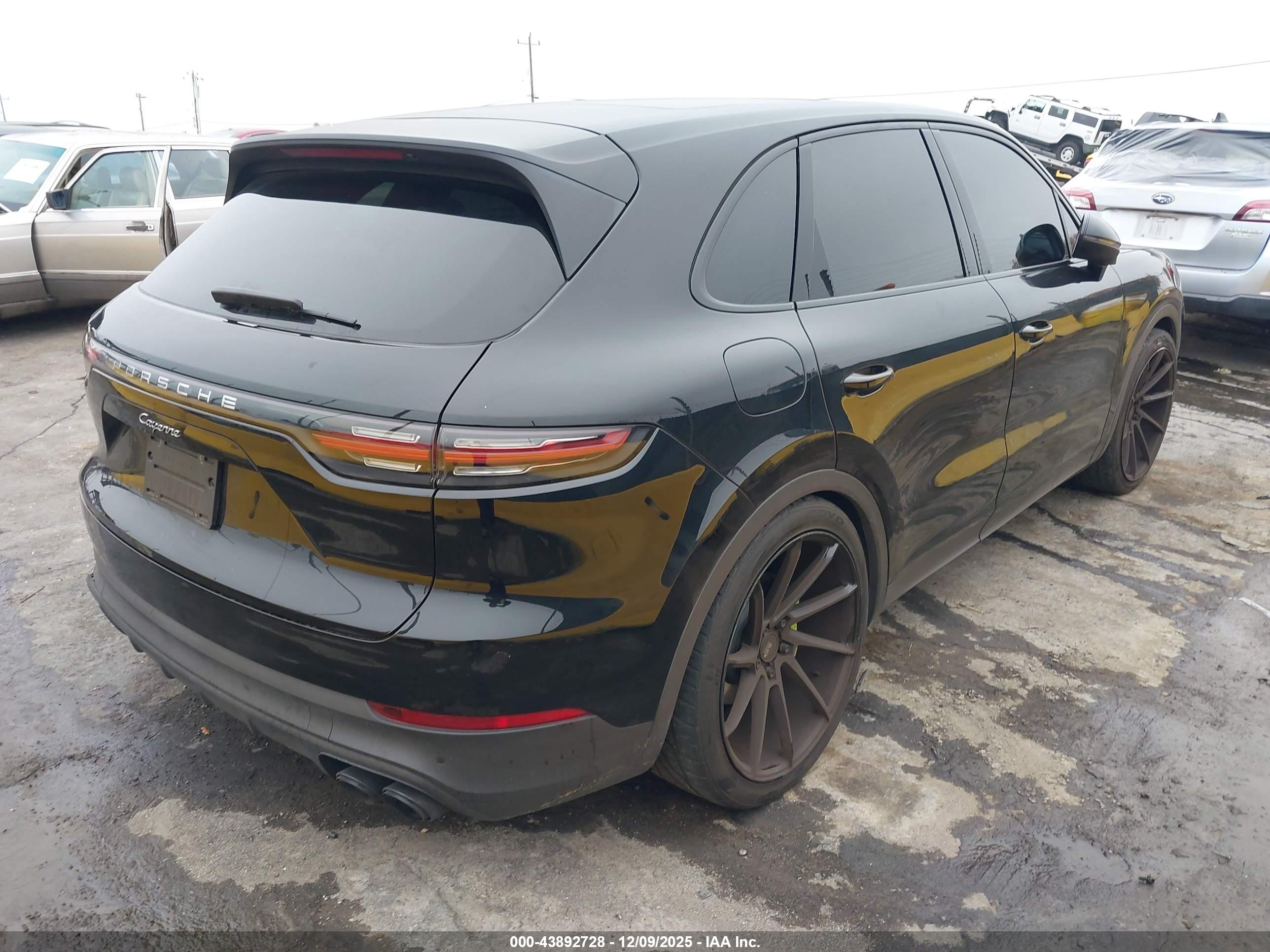 PORSCHE CAYENNE image 4