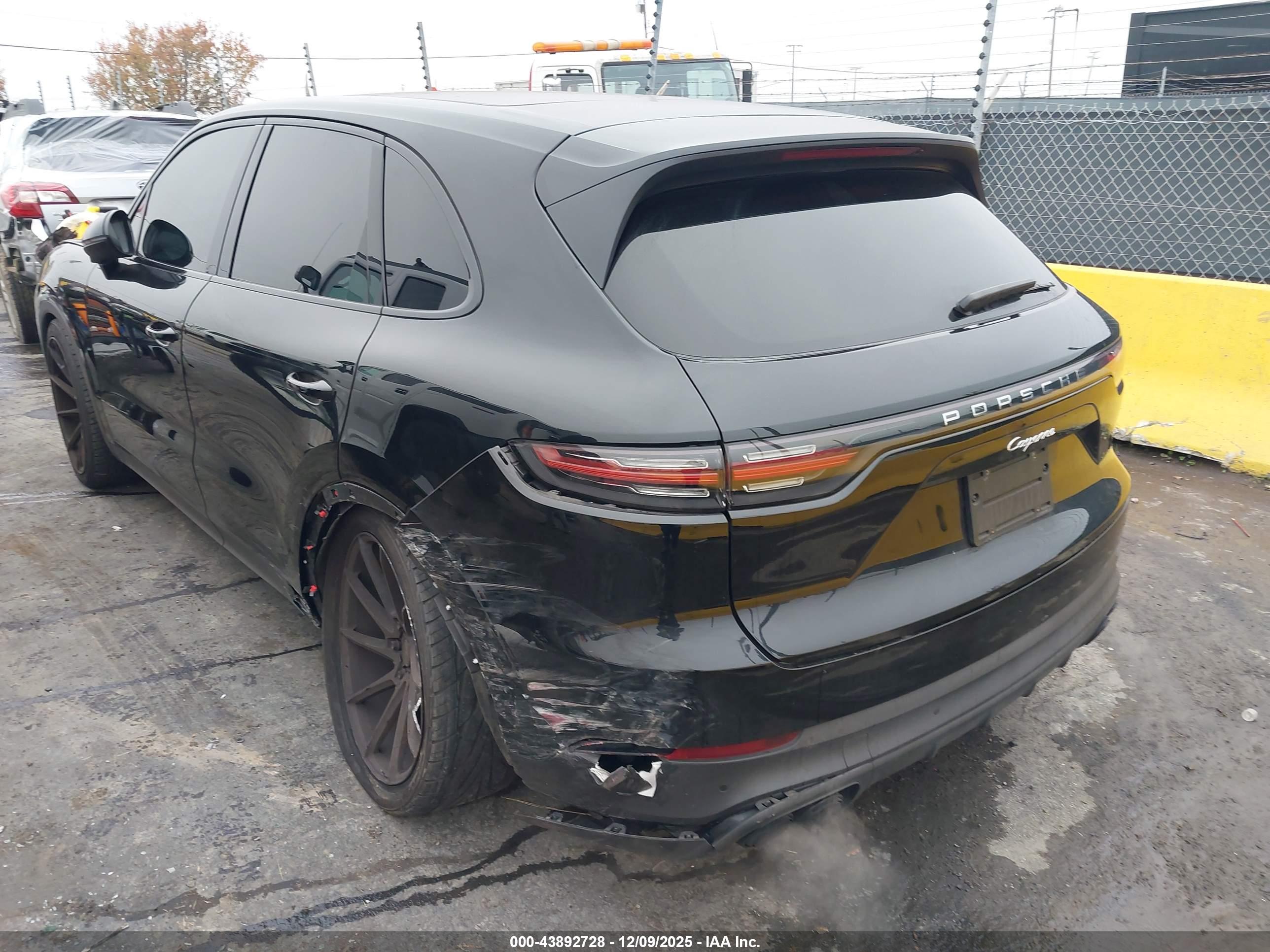 PORSCHE CAYENNE image 6