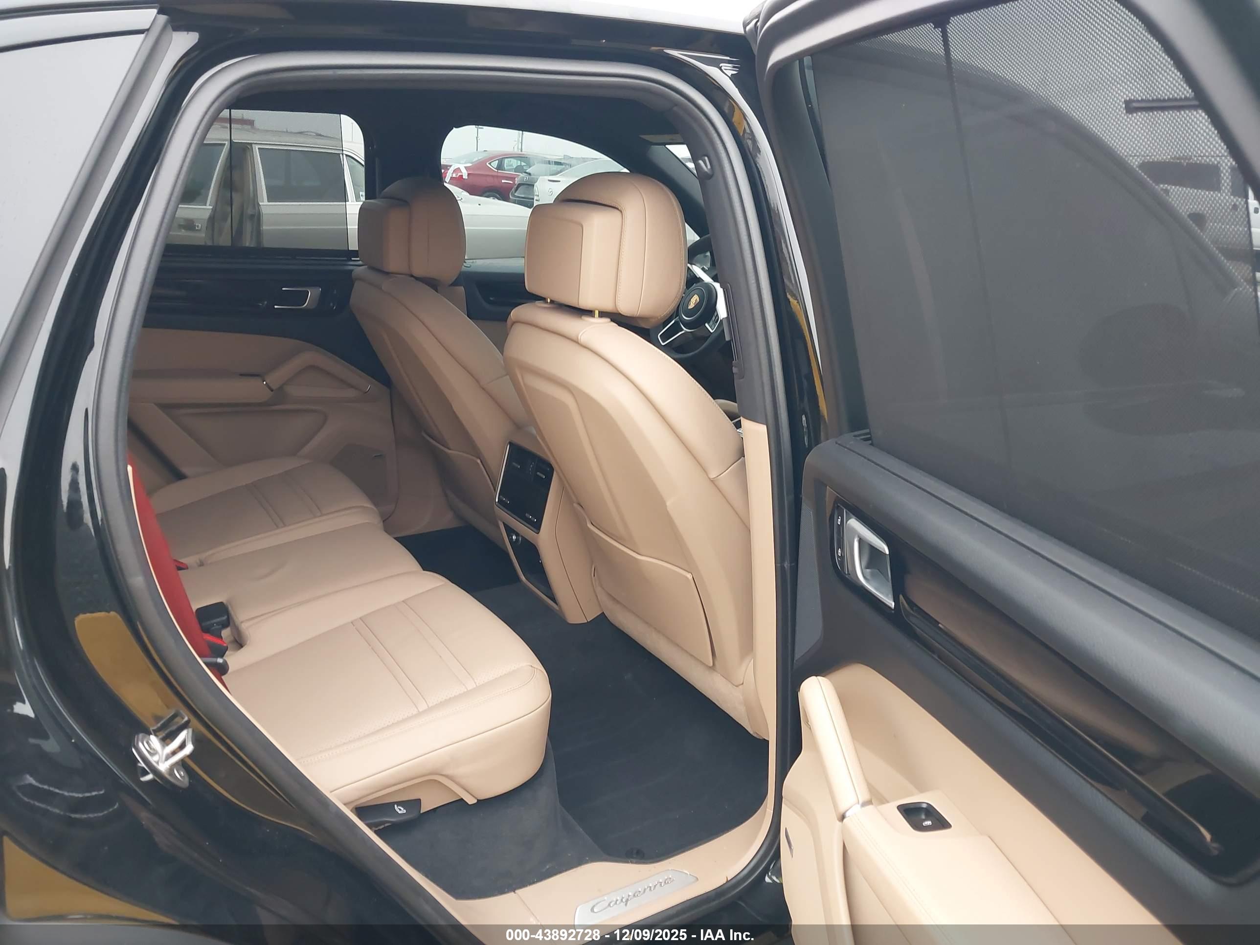 PORSCHE CAYENNE image 8