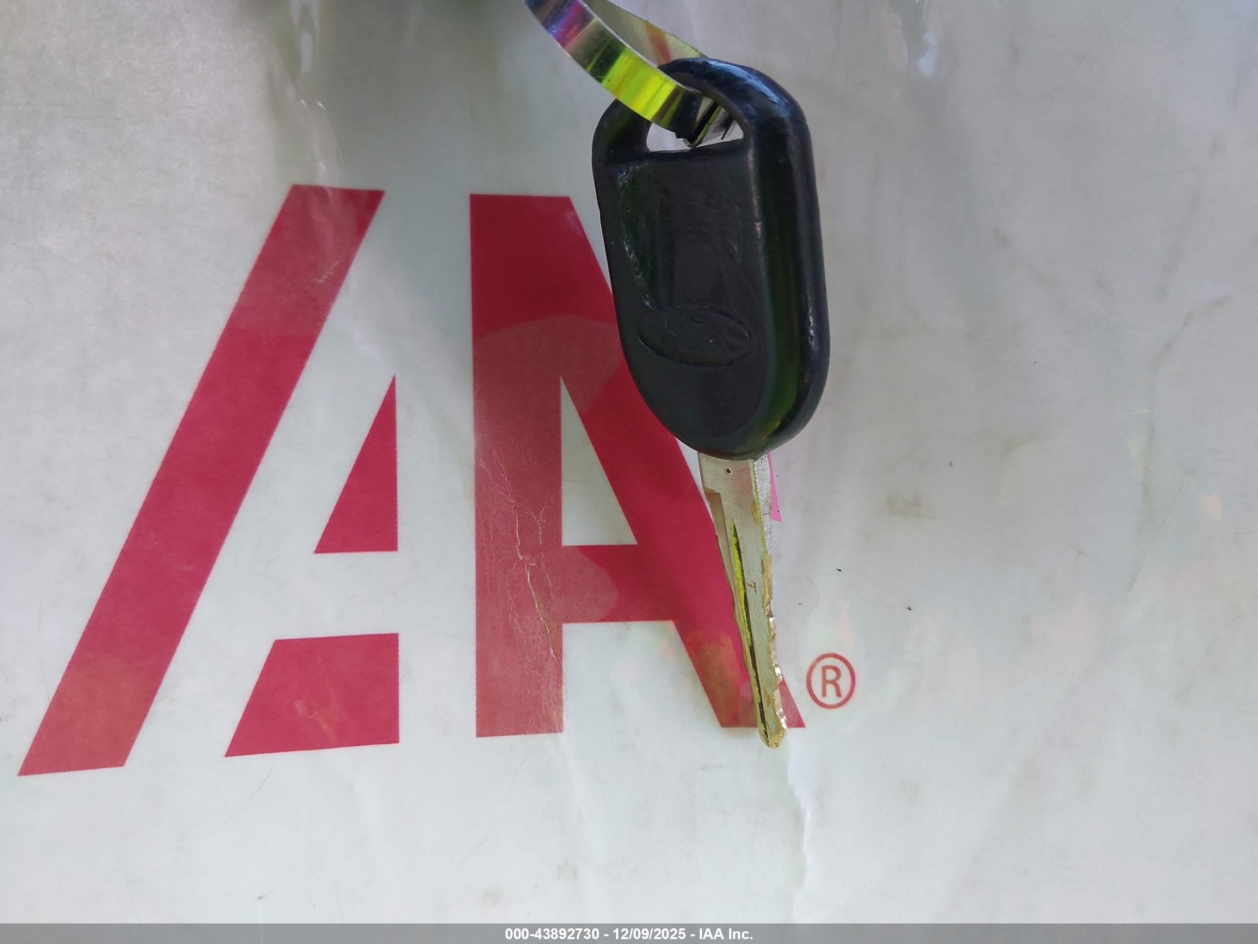FORD ESCAPE image 11