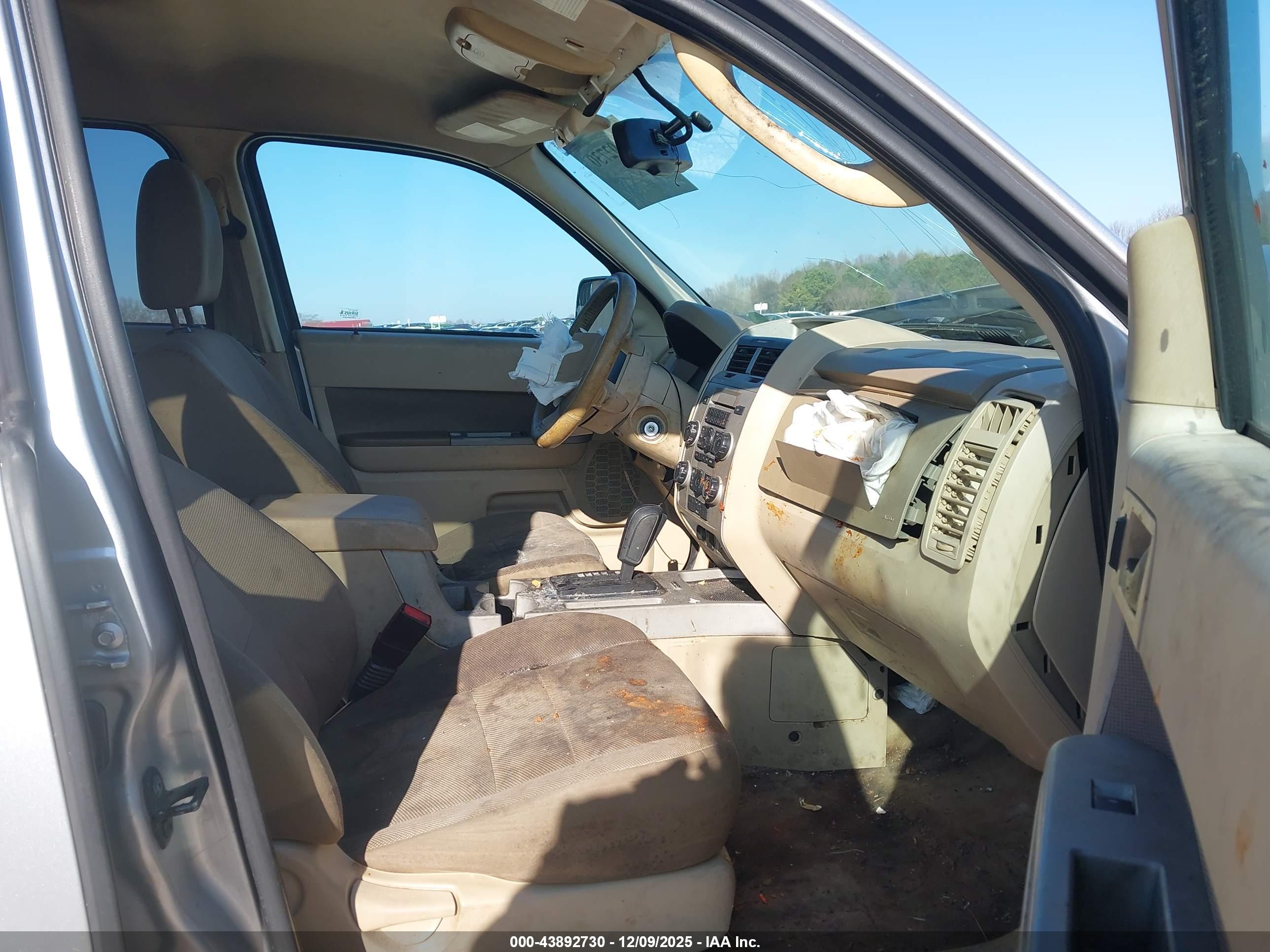 FORD ESCAPE image 5