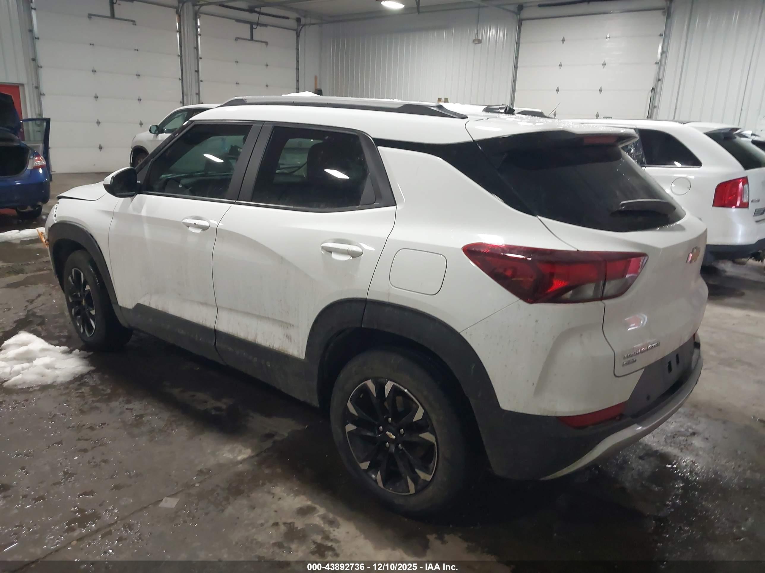 CHEVROLET TRAILBLAZER image 3
