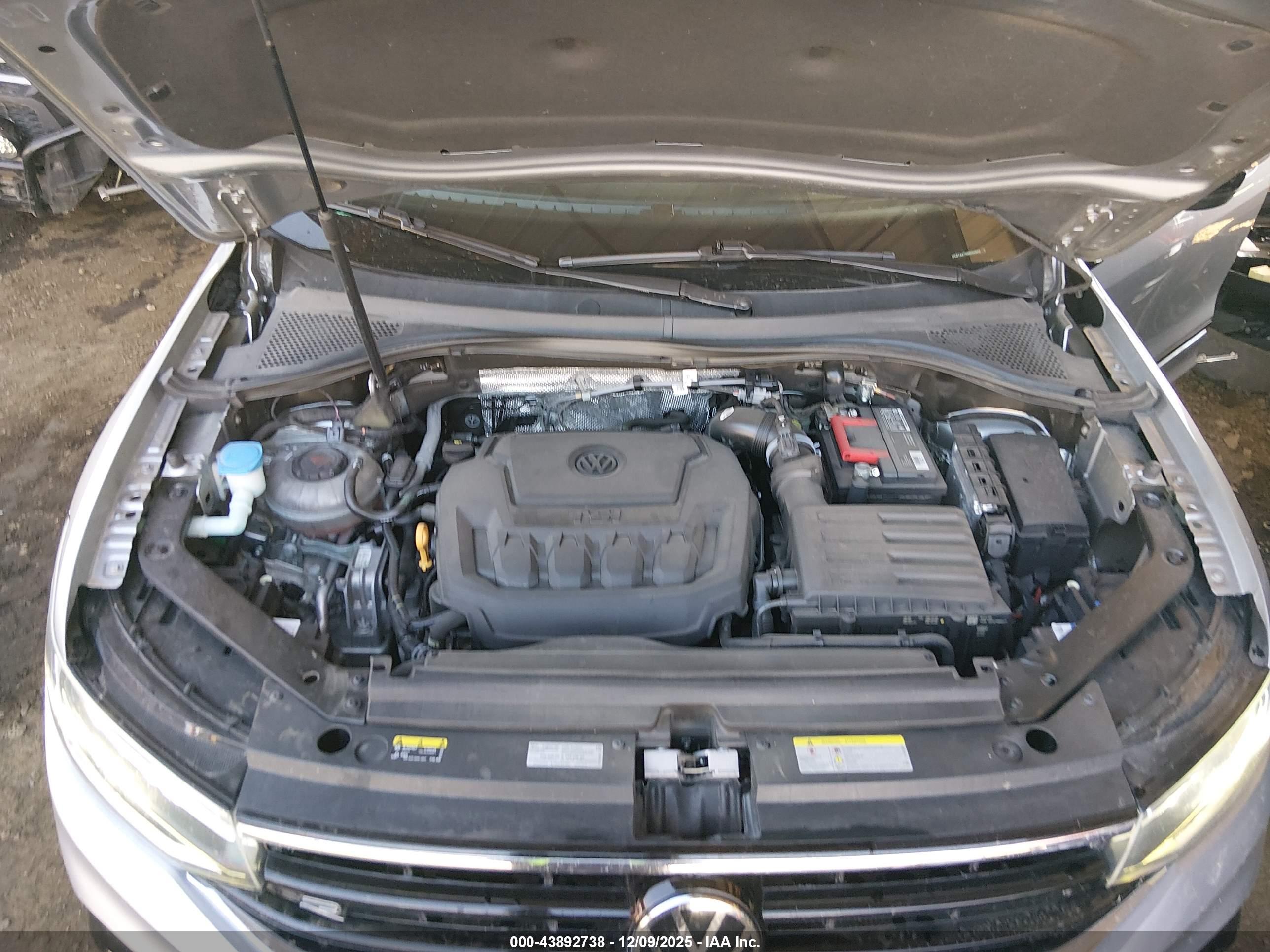 VOLKSWAGEN TIGUAN image 10
