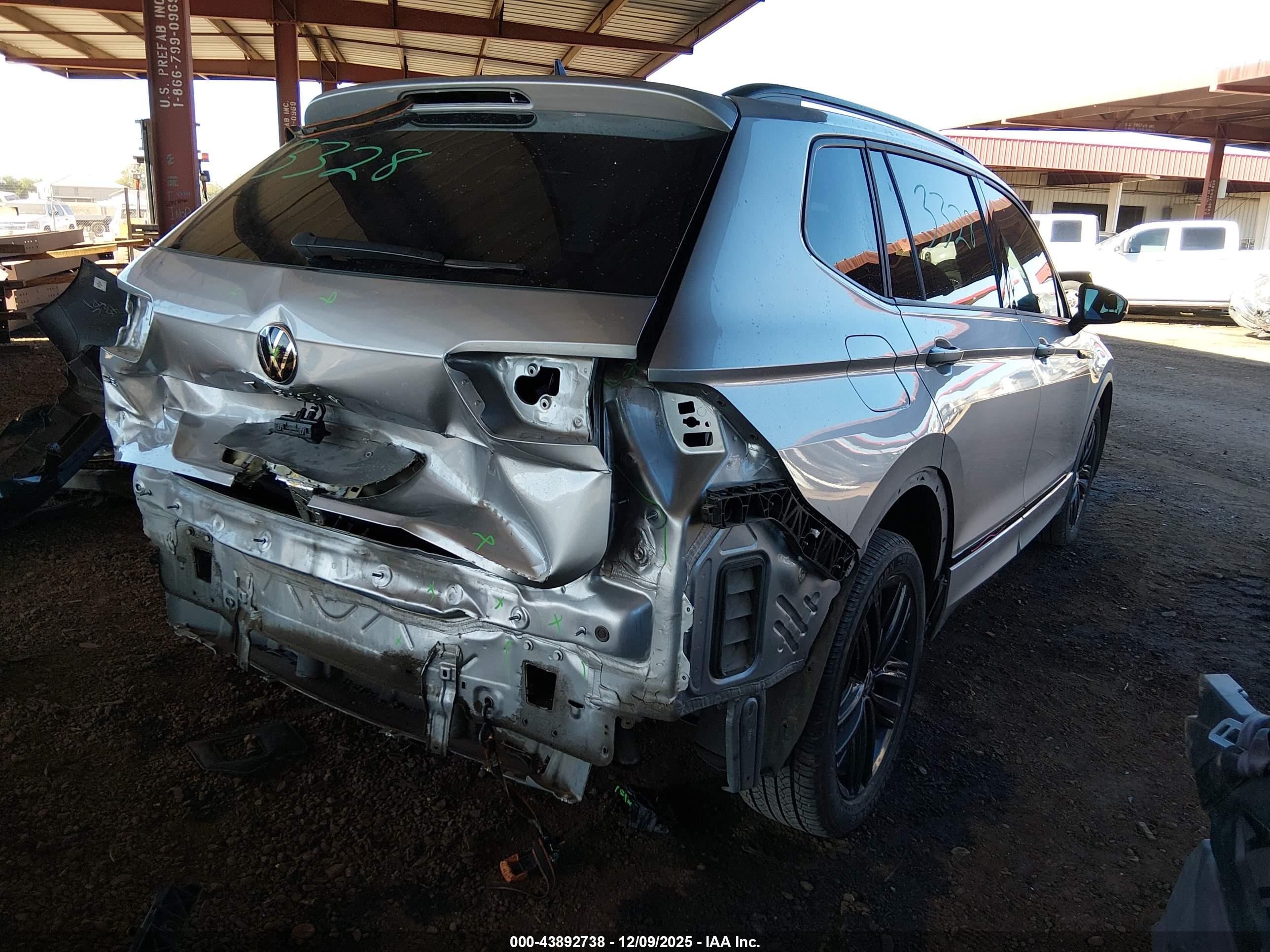 VOLKSWAGEN TIGUAN image 4
